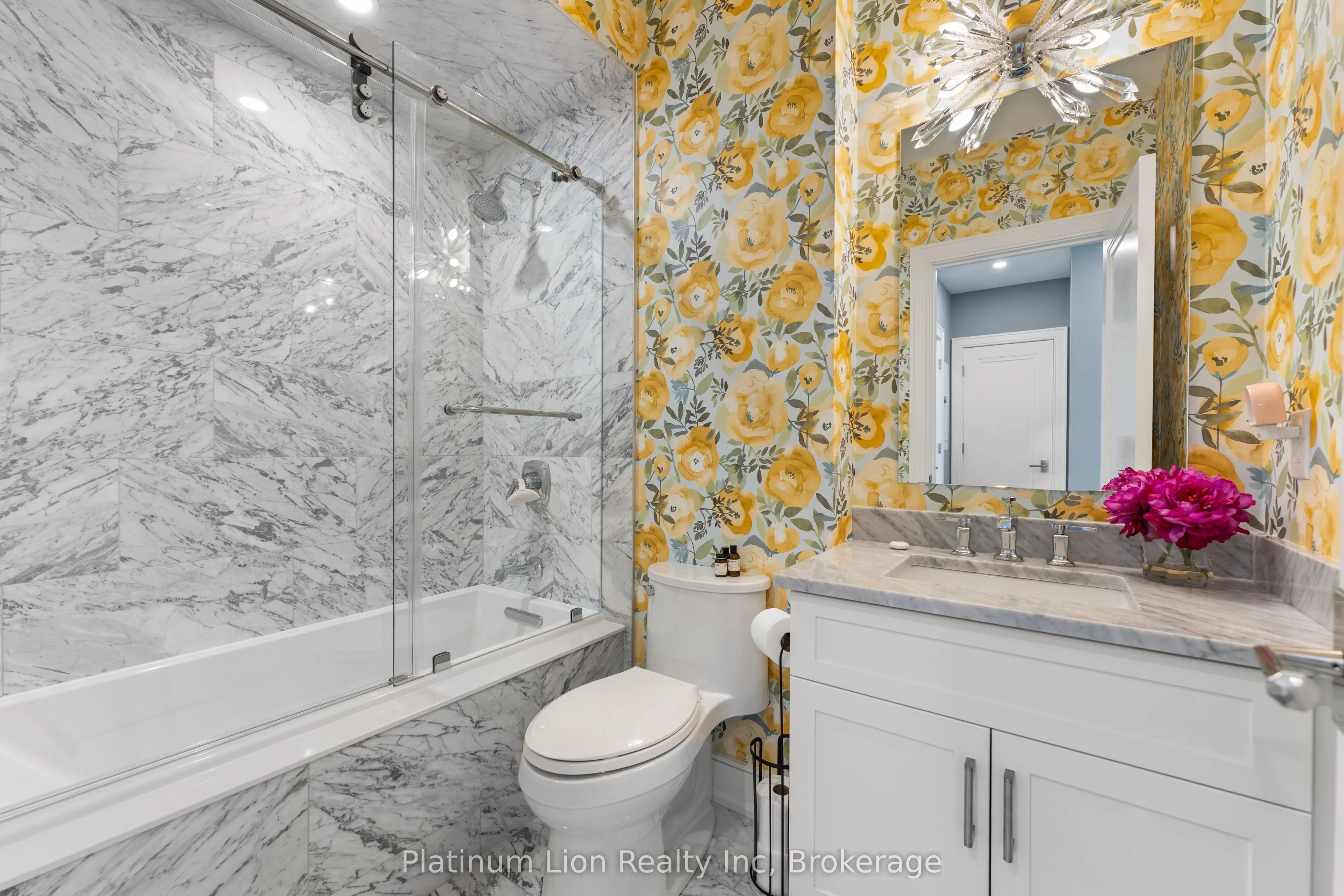 2060 Lakeshore Road, #205