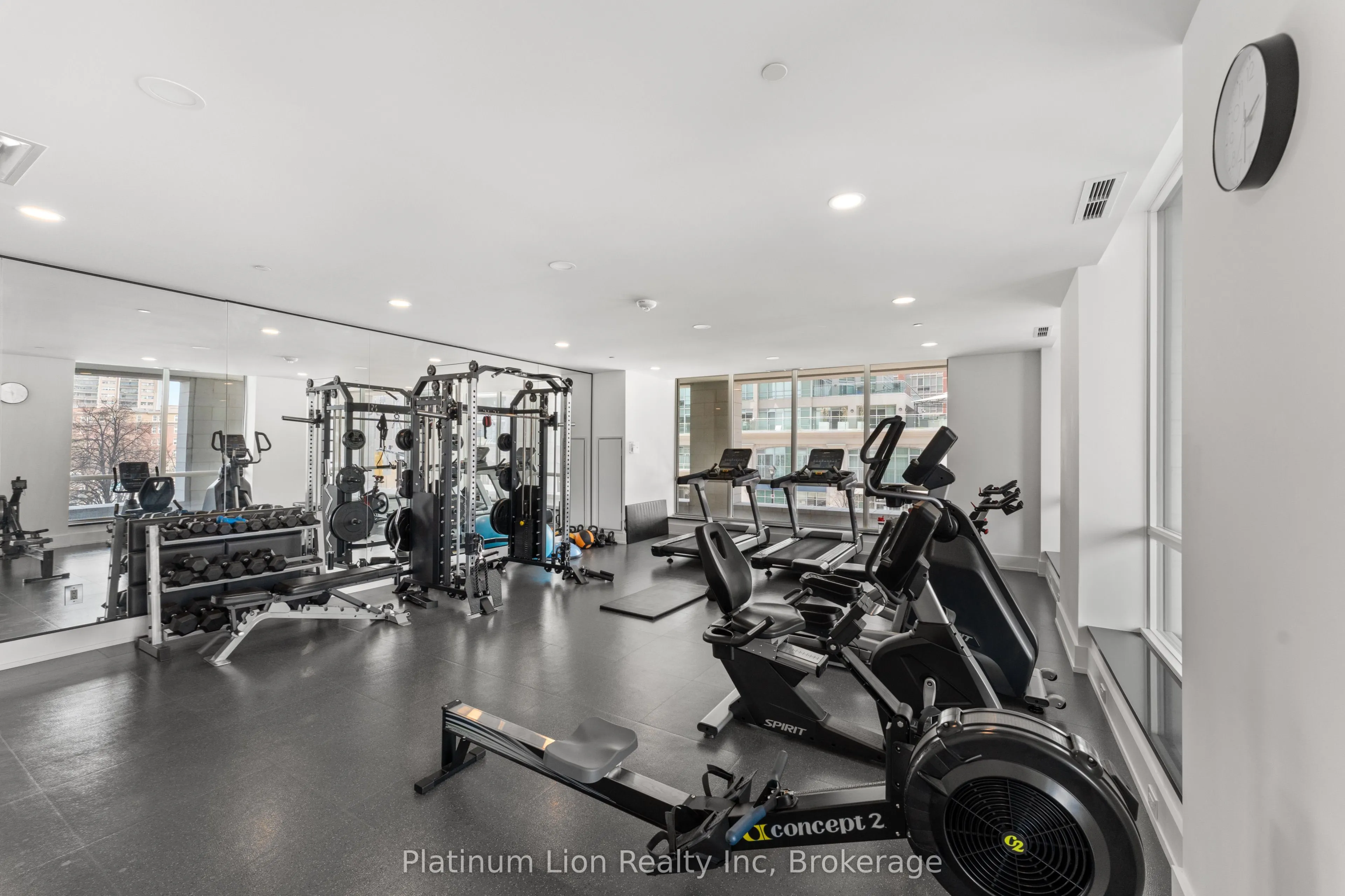 2060 Lakeshore Road, #205