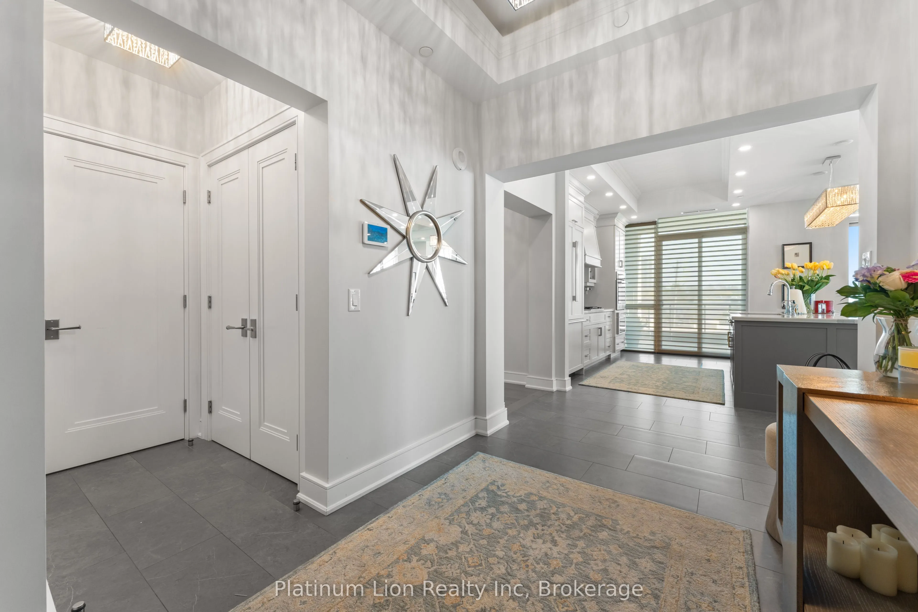 2060 Lakeshore Road, #205