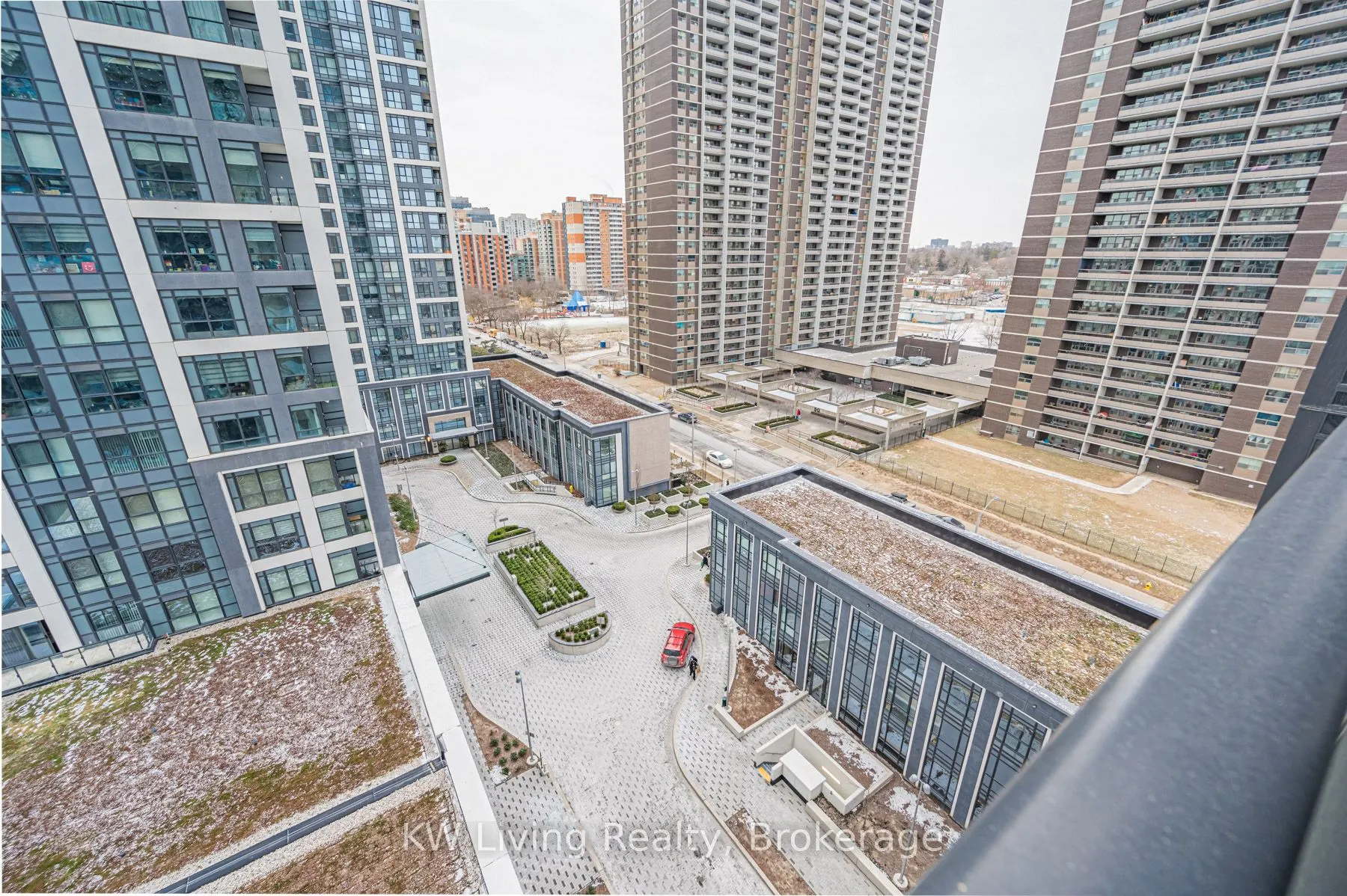 5 Mabelle Avenue, #931