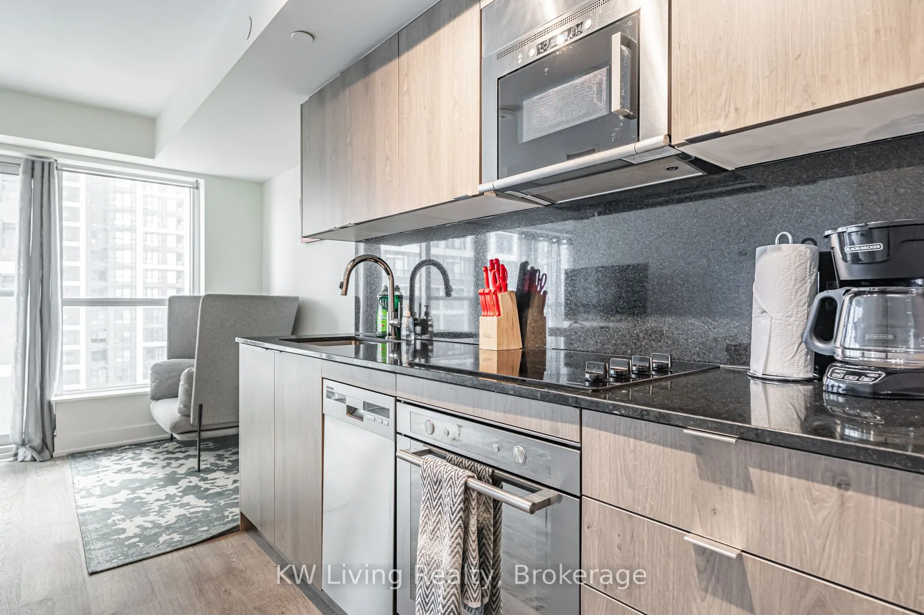 5 Mabelle Avenue, #931