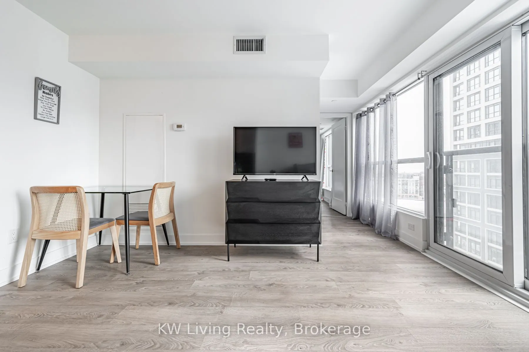5 Mabelle Avenue, #931