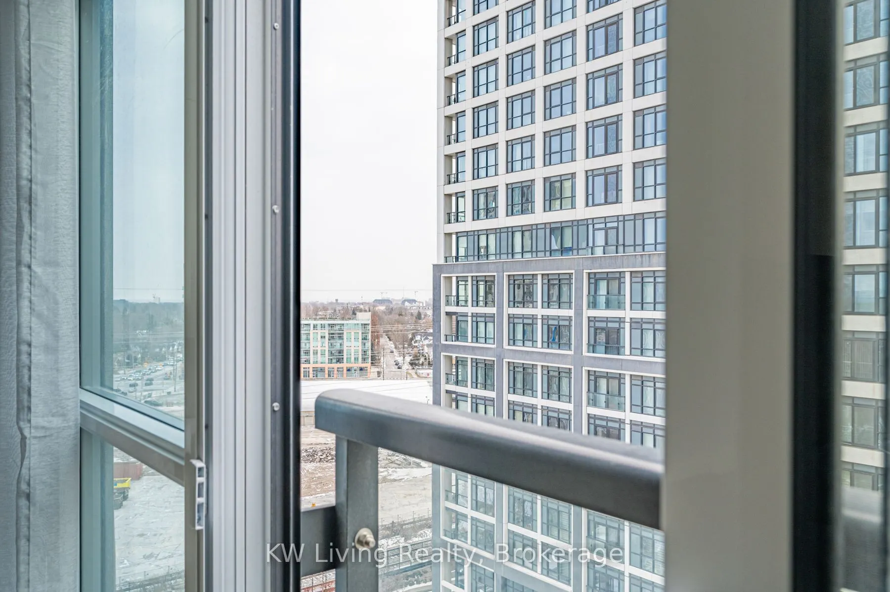 5 Mabelle Avenue, #931