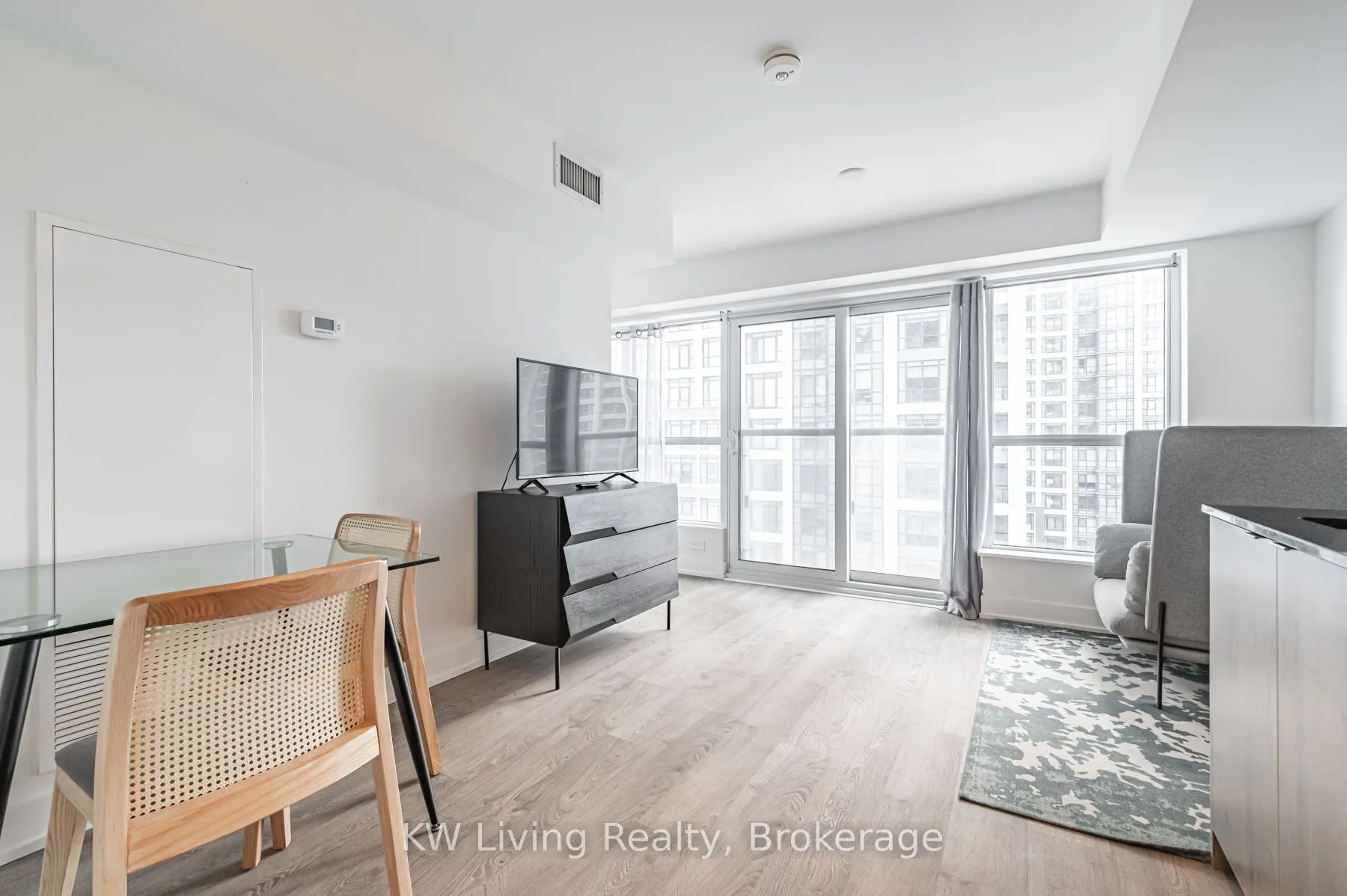 5 Mabelle Avenue, #931