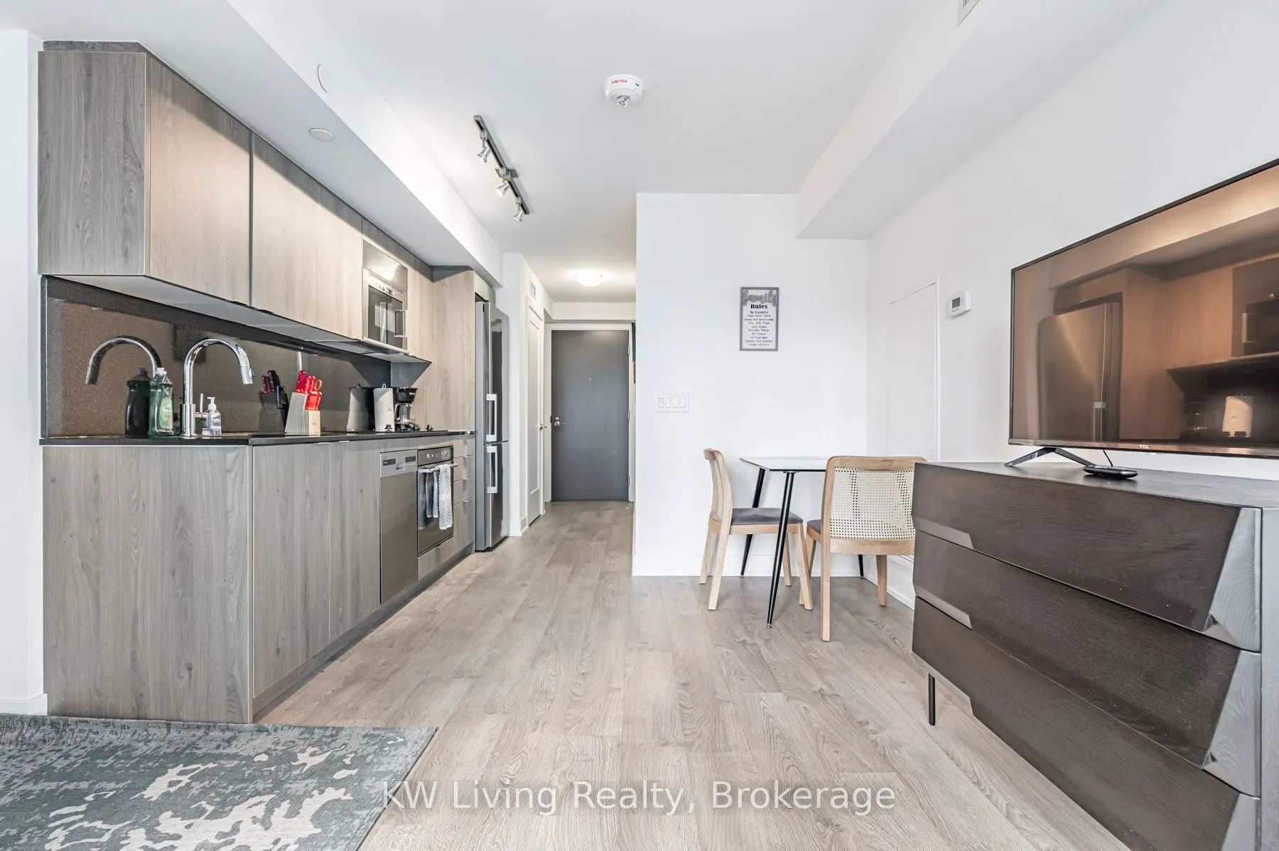 5 Mabelle Avenue, #931
