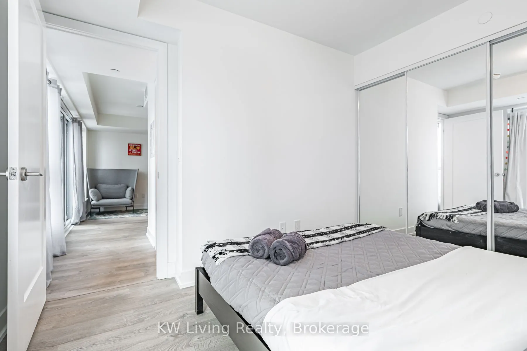 5 Mabelle Avenue, #931