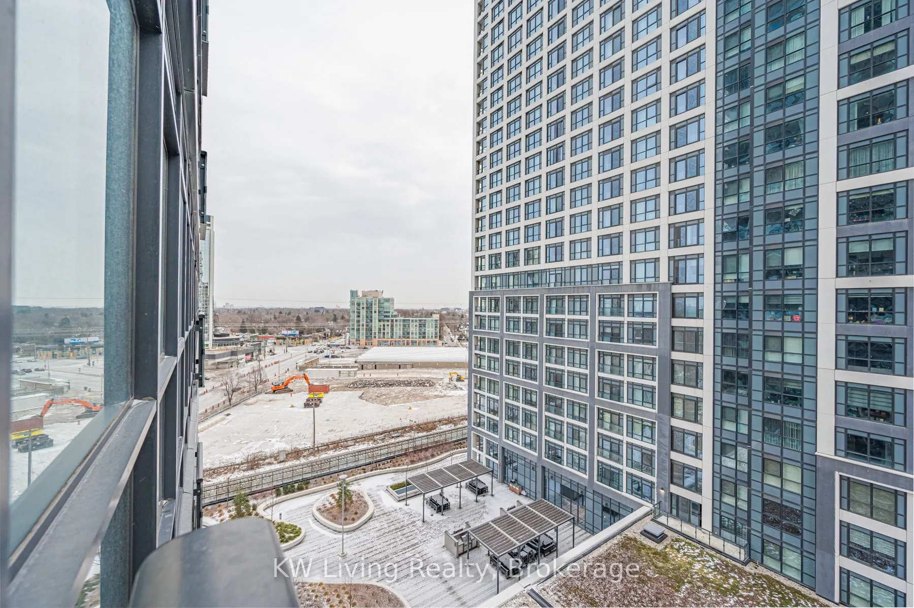 5 Mabelle Avenue, #931