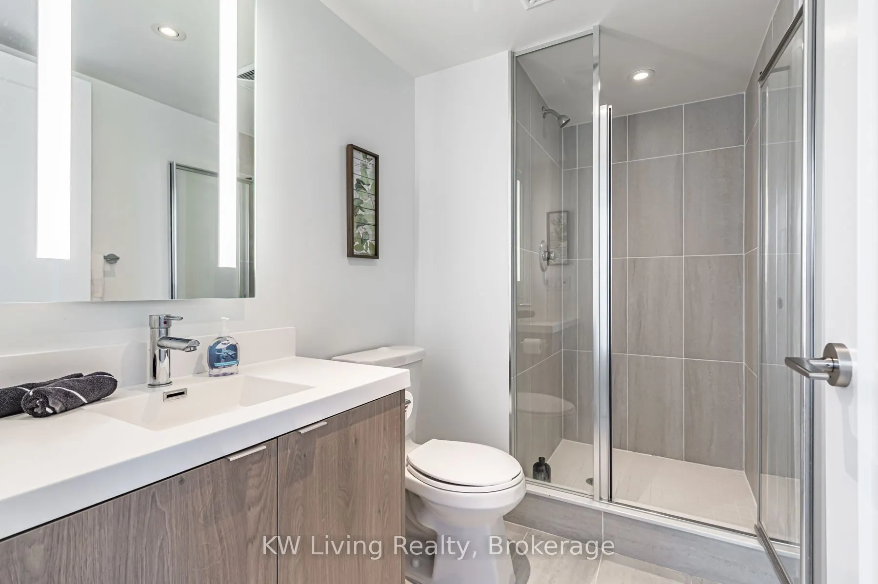5 Mabelle Avenue, #931