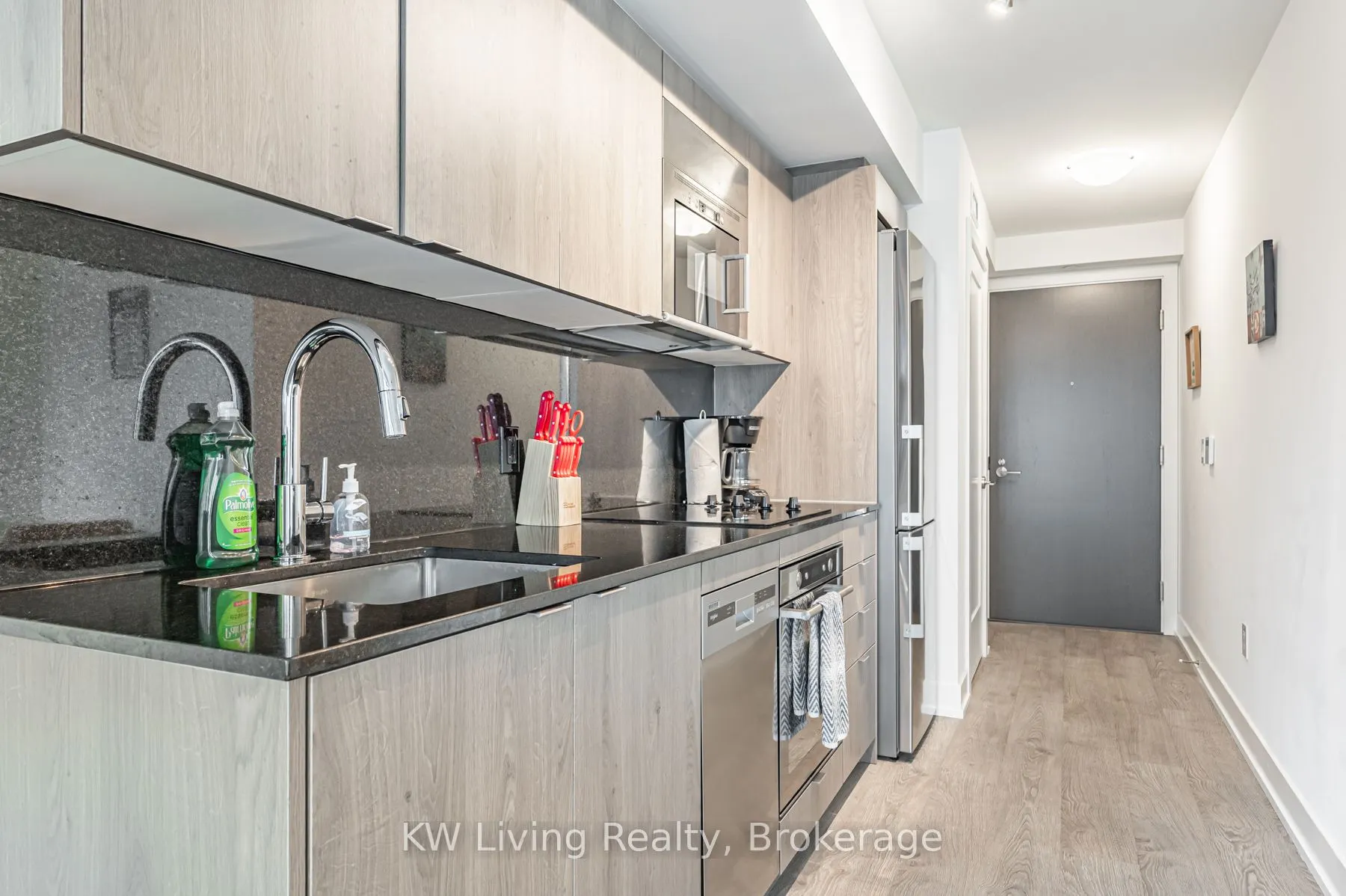 5 Mabelle Avenue, #931