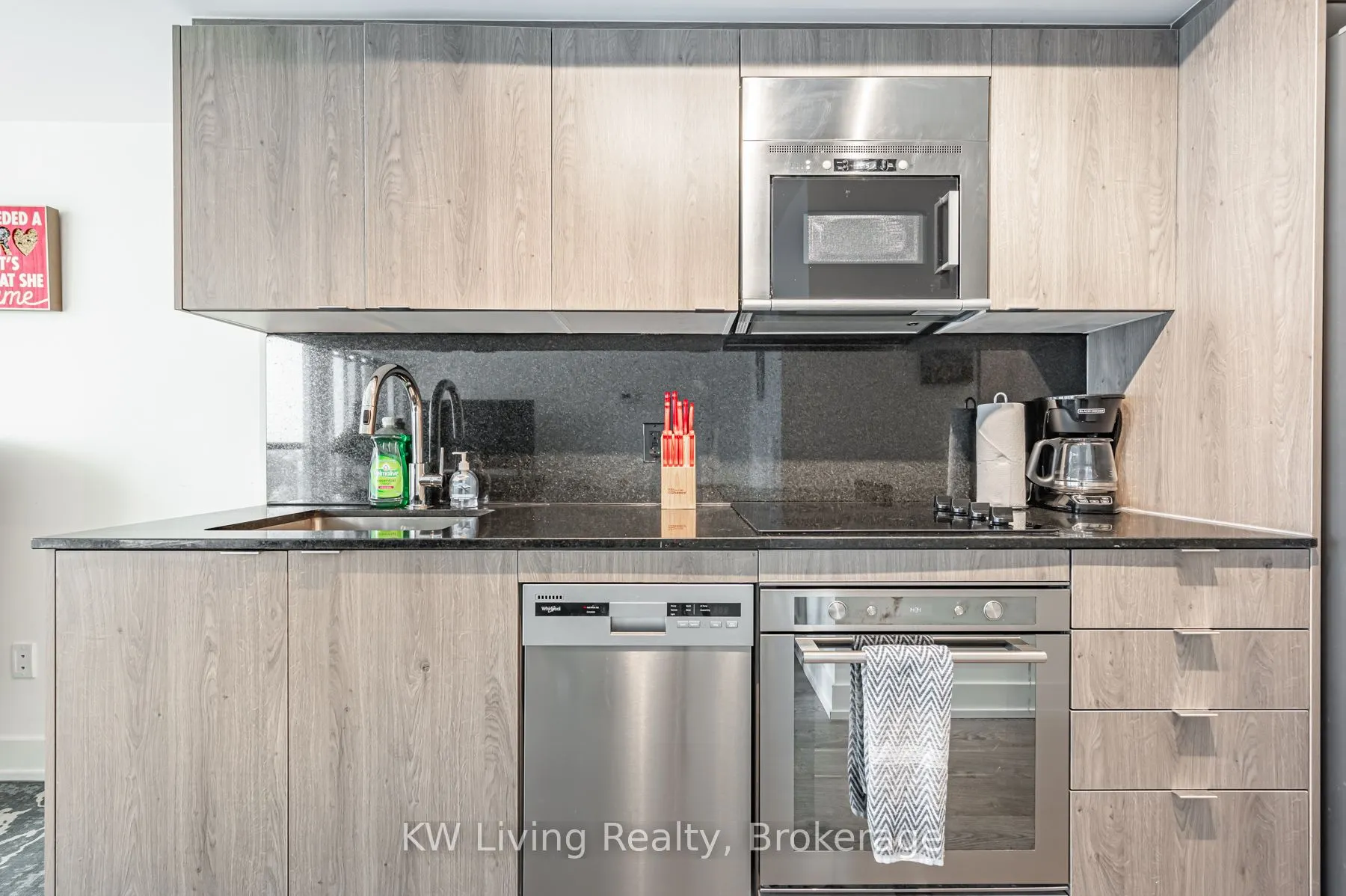 5 Mabelle Avenue, #931