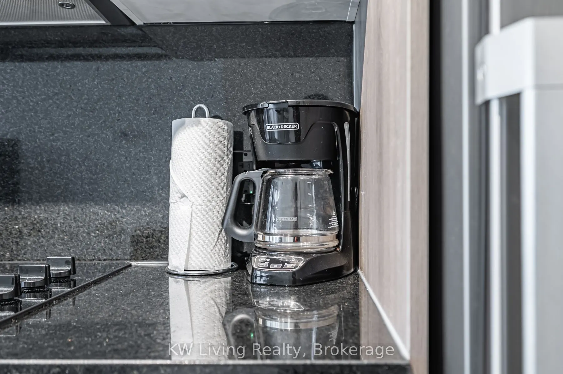 5 Mabelle Avenue, #931