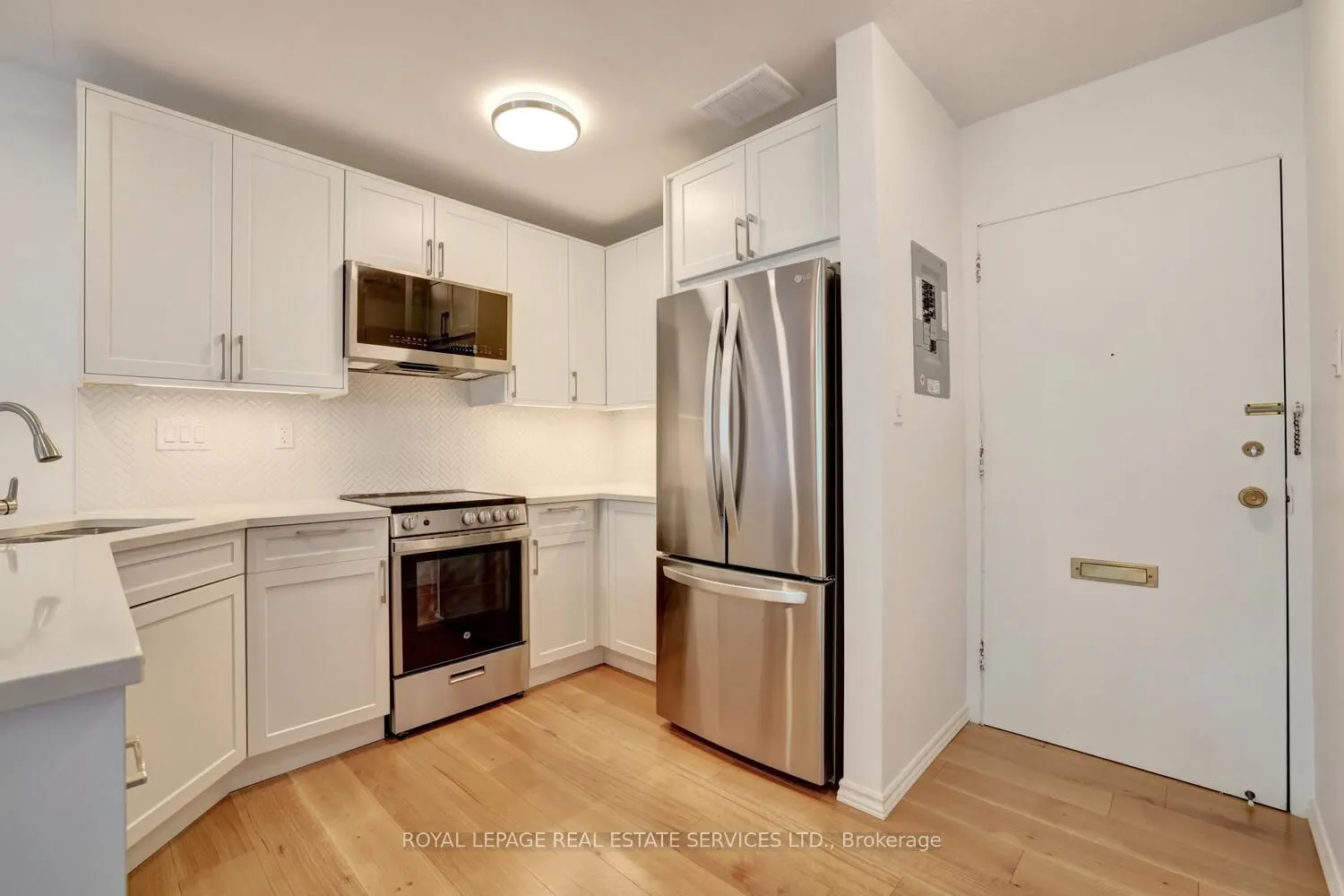 41 Lake Shore Drive #104