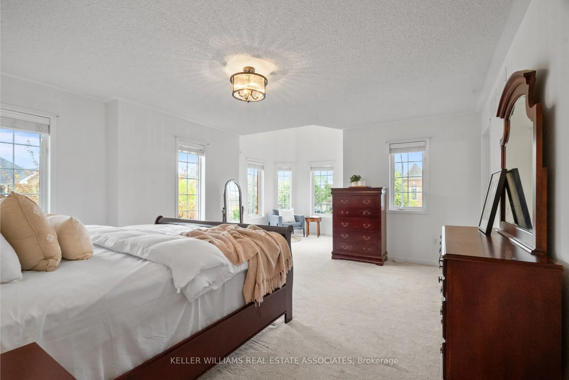 5554 Linwell Place