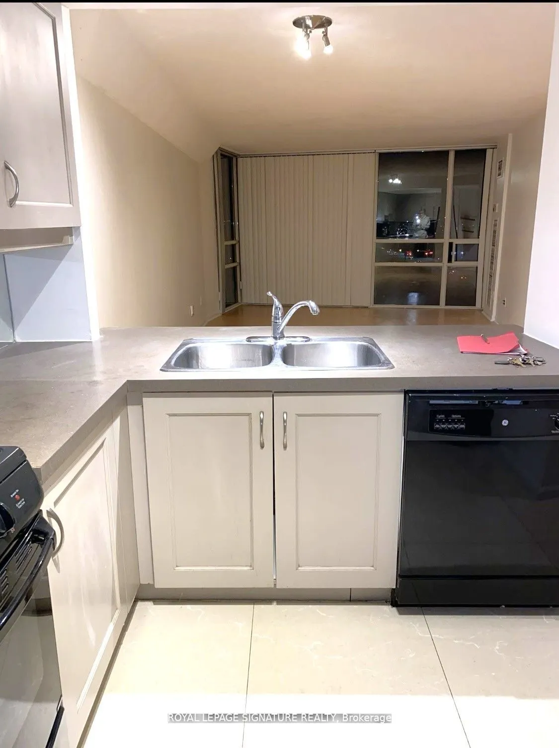 50 Eglinton Avenue W, #1010