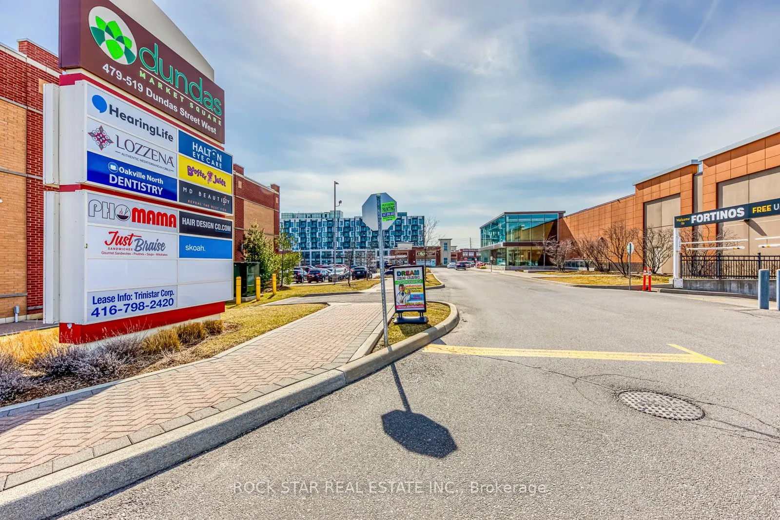 405 Dundas Street W, #216