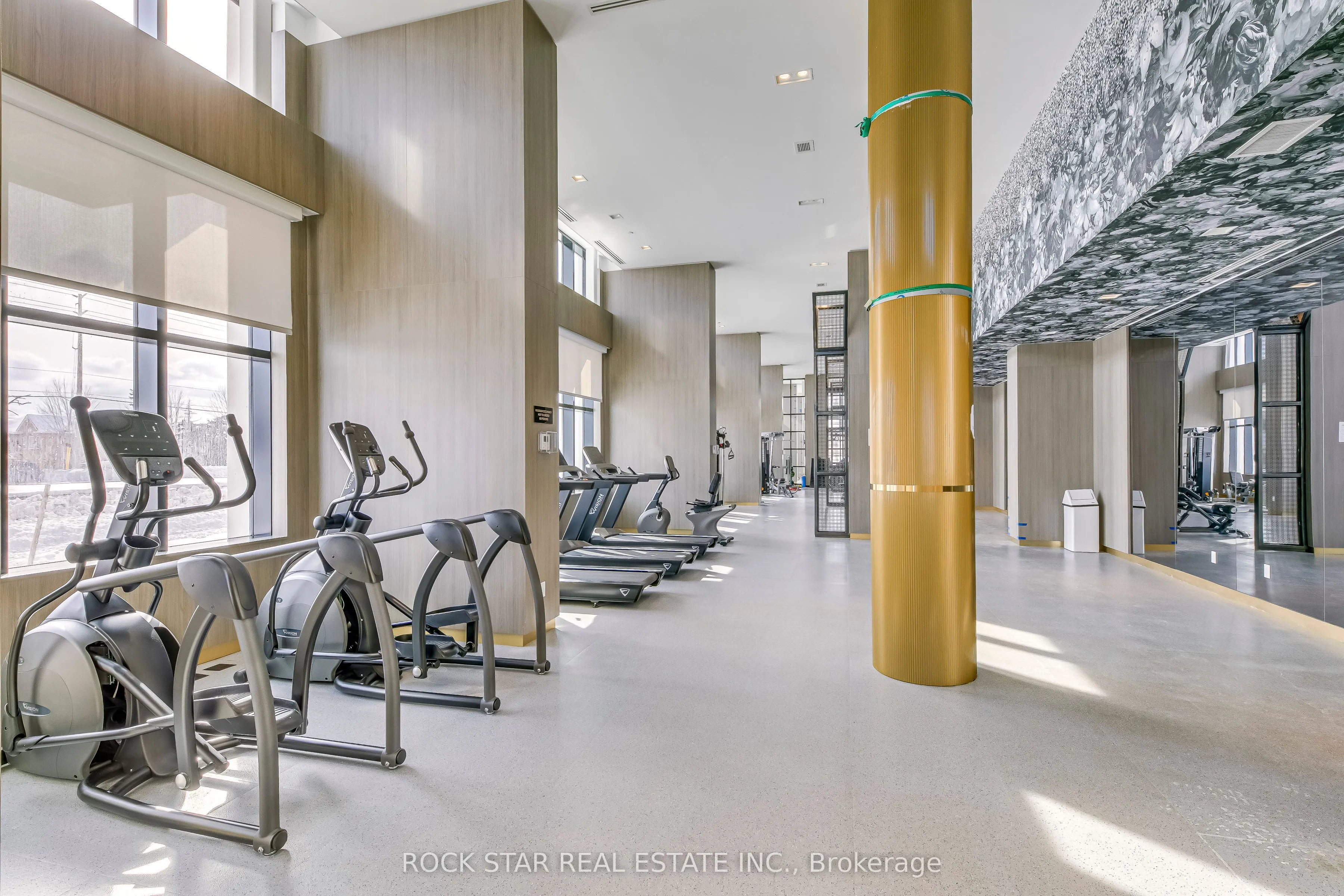 405 Dundas Street W, #216