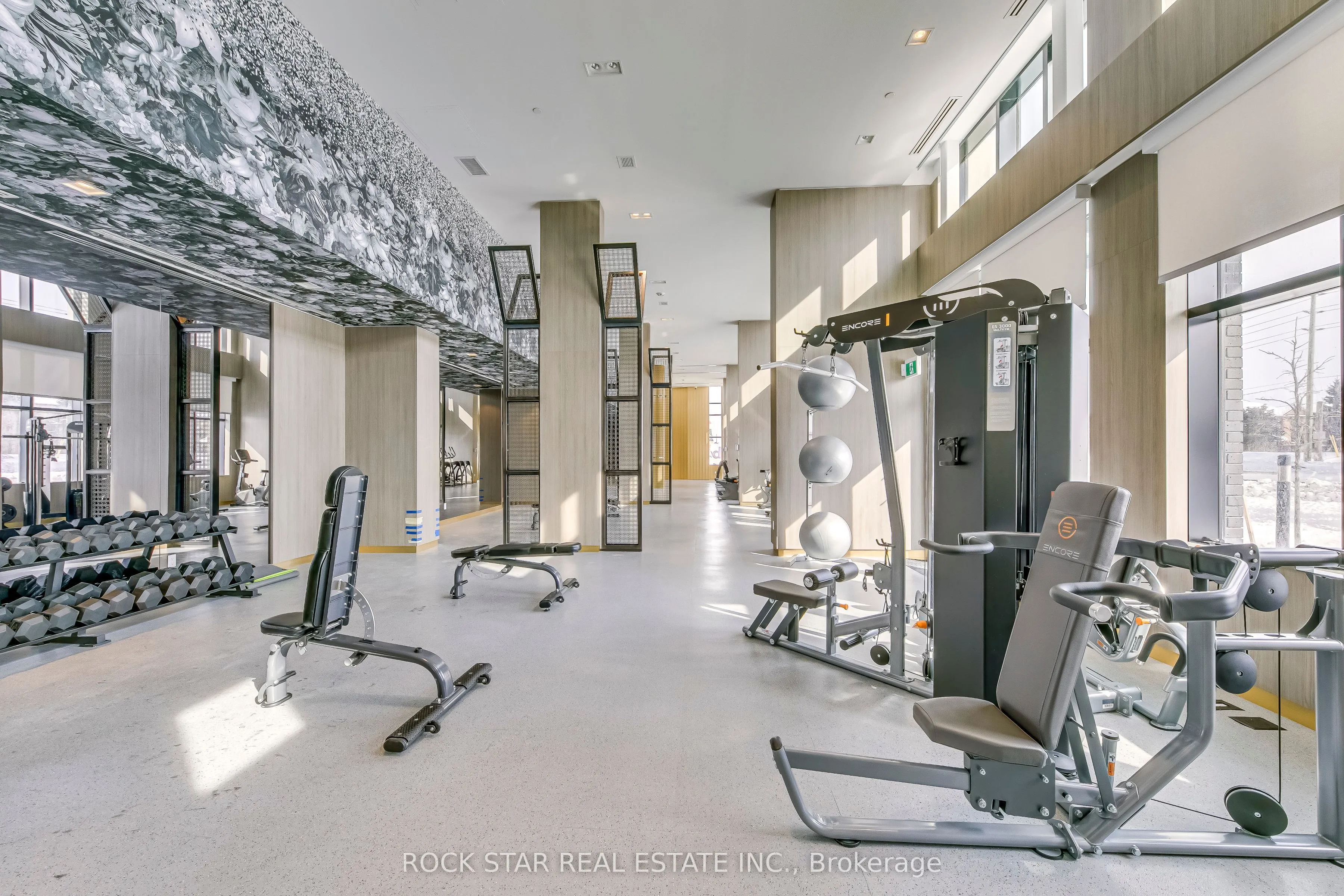 405 Dundas Street W, #216