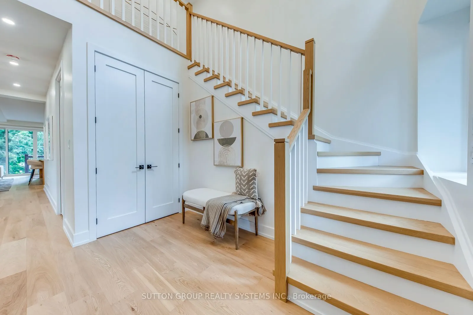21 South Kingsway