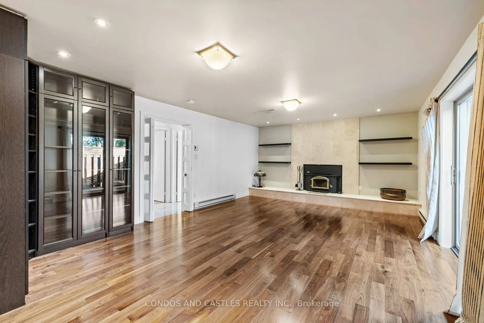 1557 Calumet Place