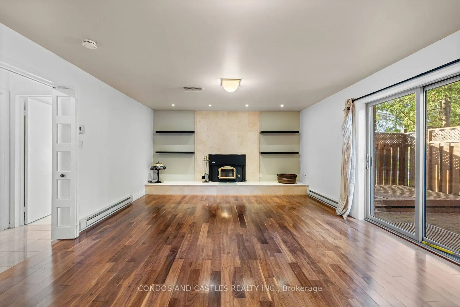 1557 Calumet Place