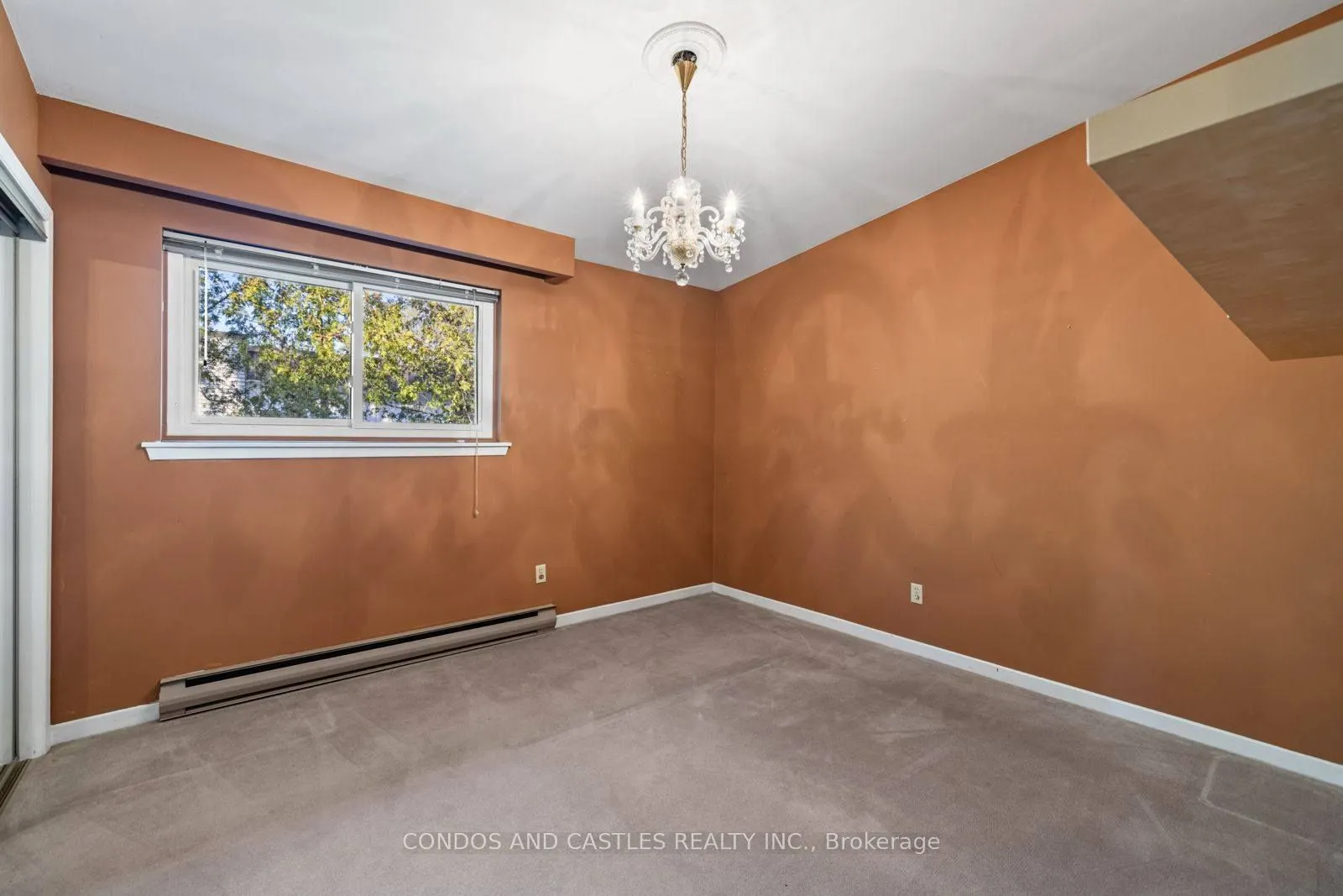 1557 Calumet Place