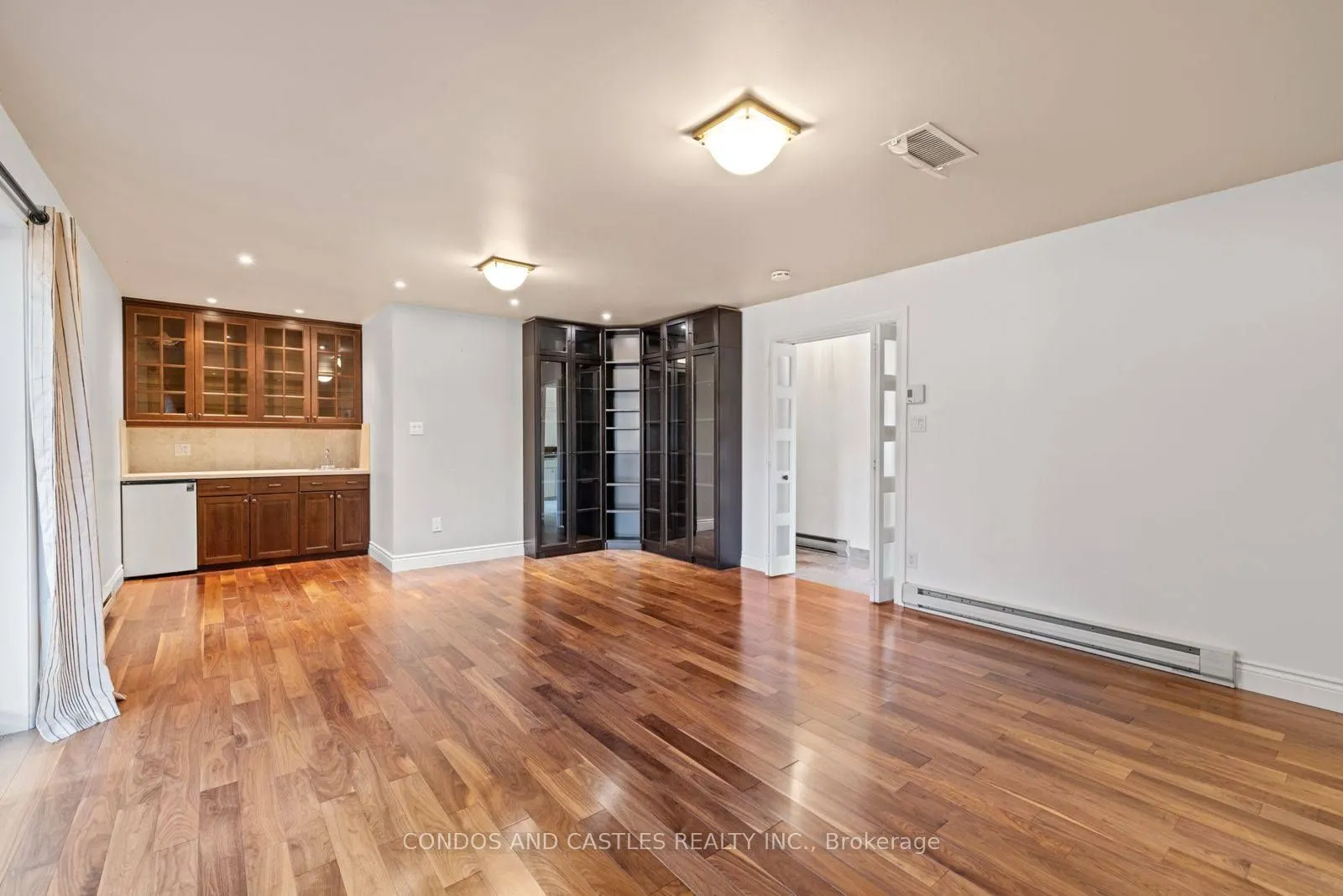 1557 Calumet Place