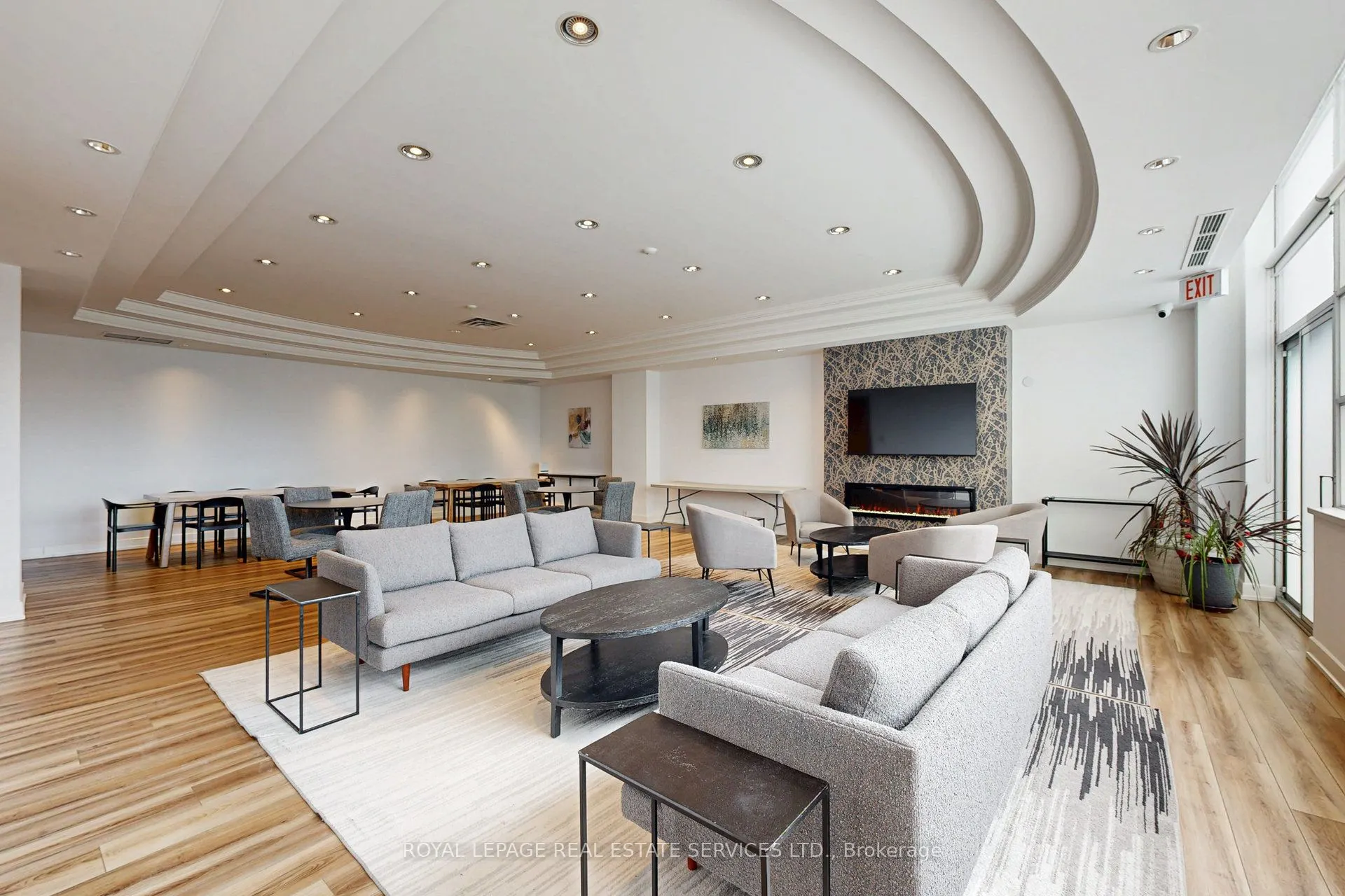 1001 Roselawn Avenue, #205