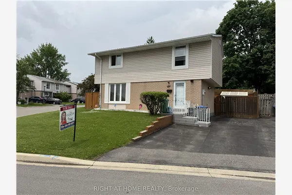 4 Hardcastle Court