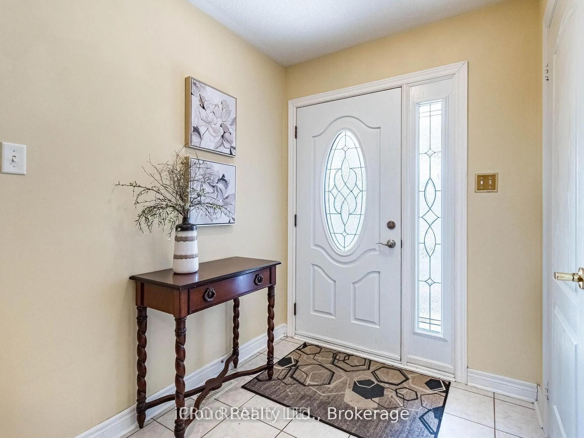 329 Ellwood Drive W