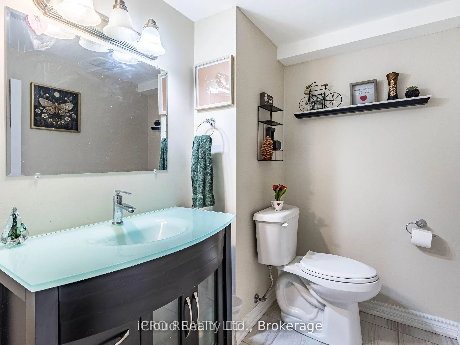 329 Ellwood Drive W
