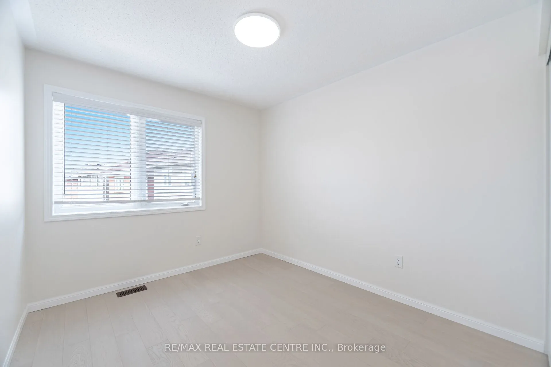186 Gleave Terrace
