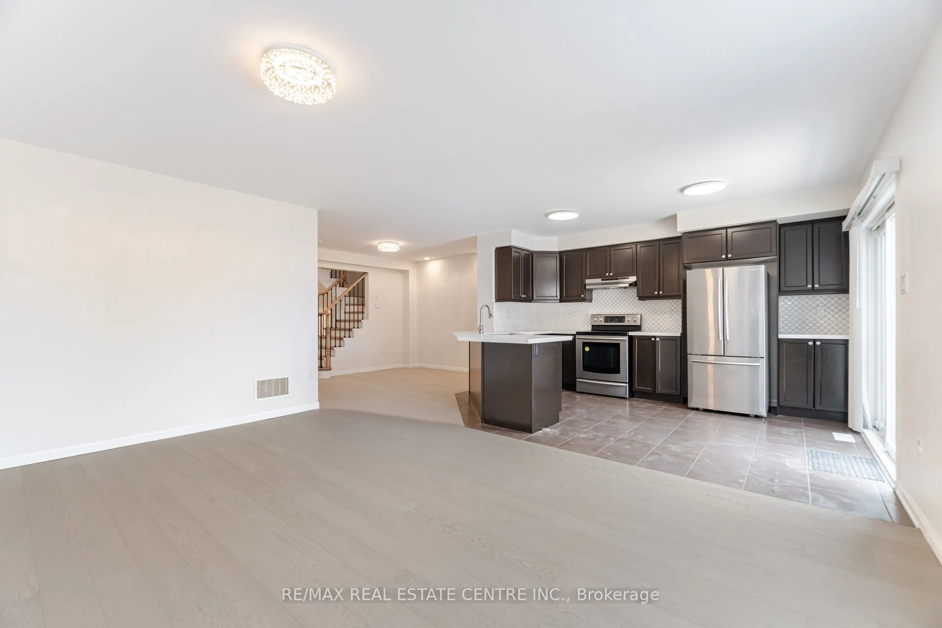186 Gleave Terrace