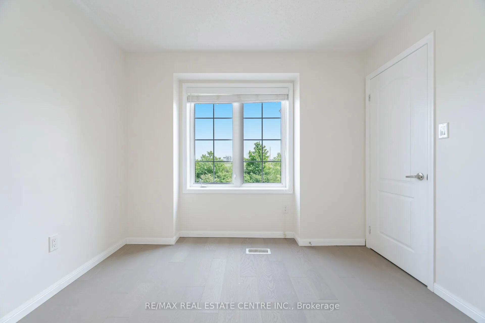 186 Gleave Terrace