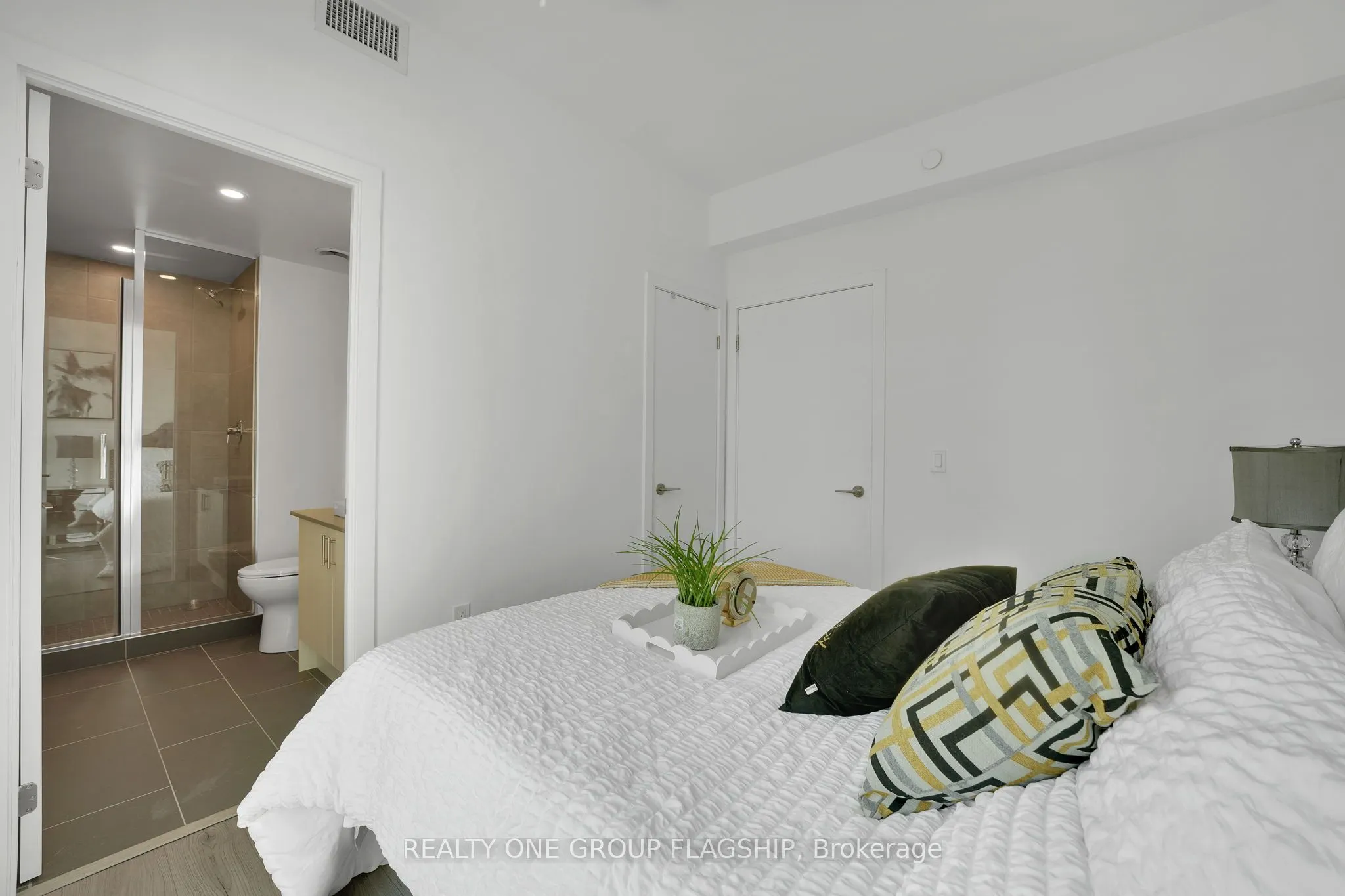 1195 The Queensway Avenue, #414