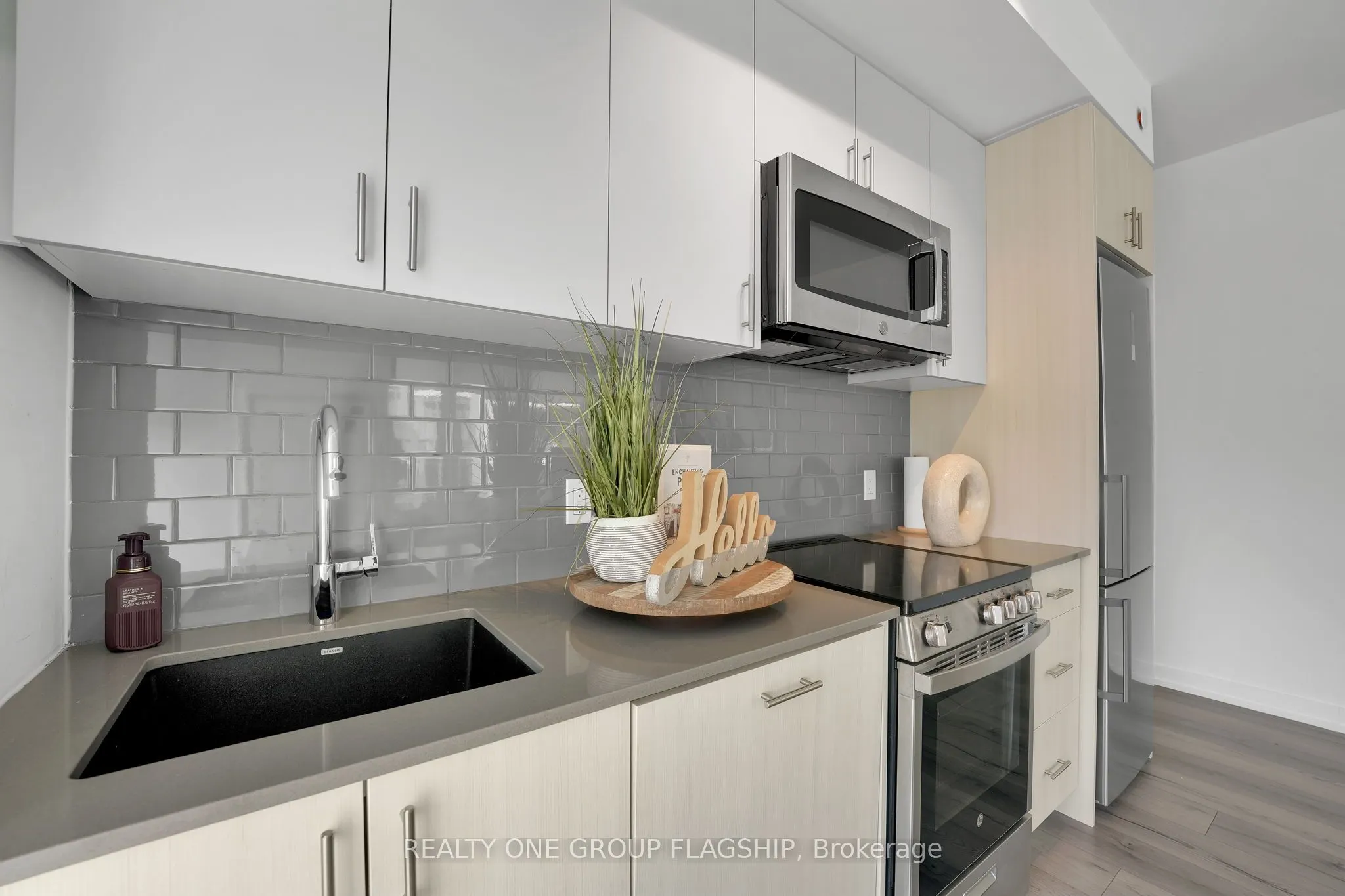 1195 The Queensway Avenue, #414