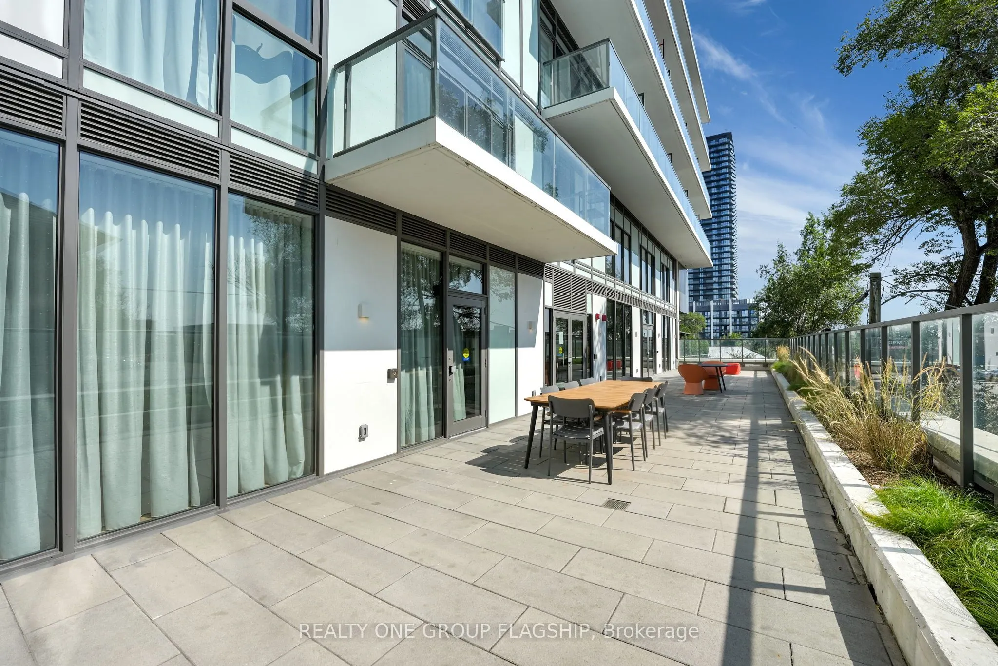 1195 The Queensway Avenue, #414