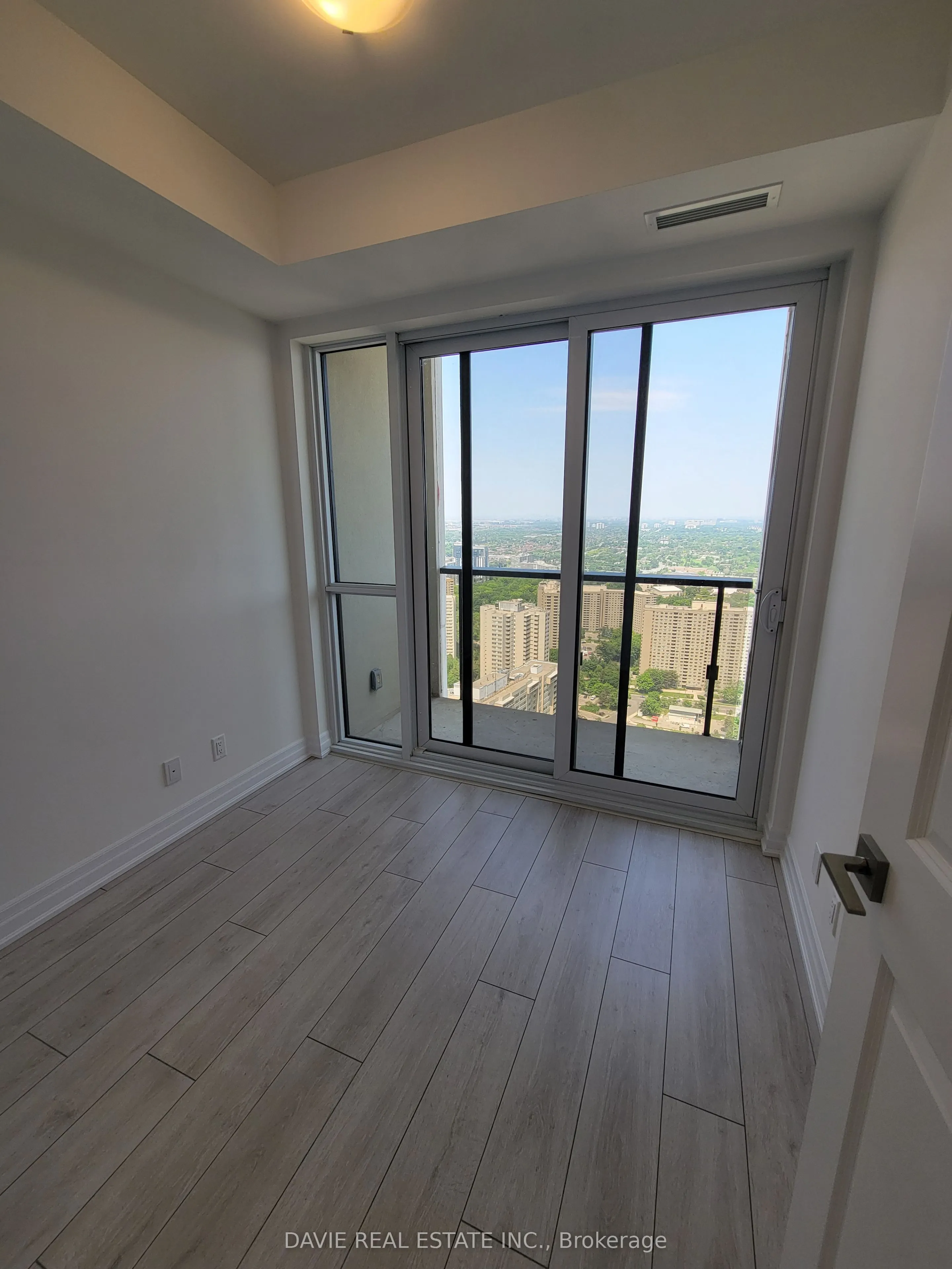 30 Elm Drive W, #3804