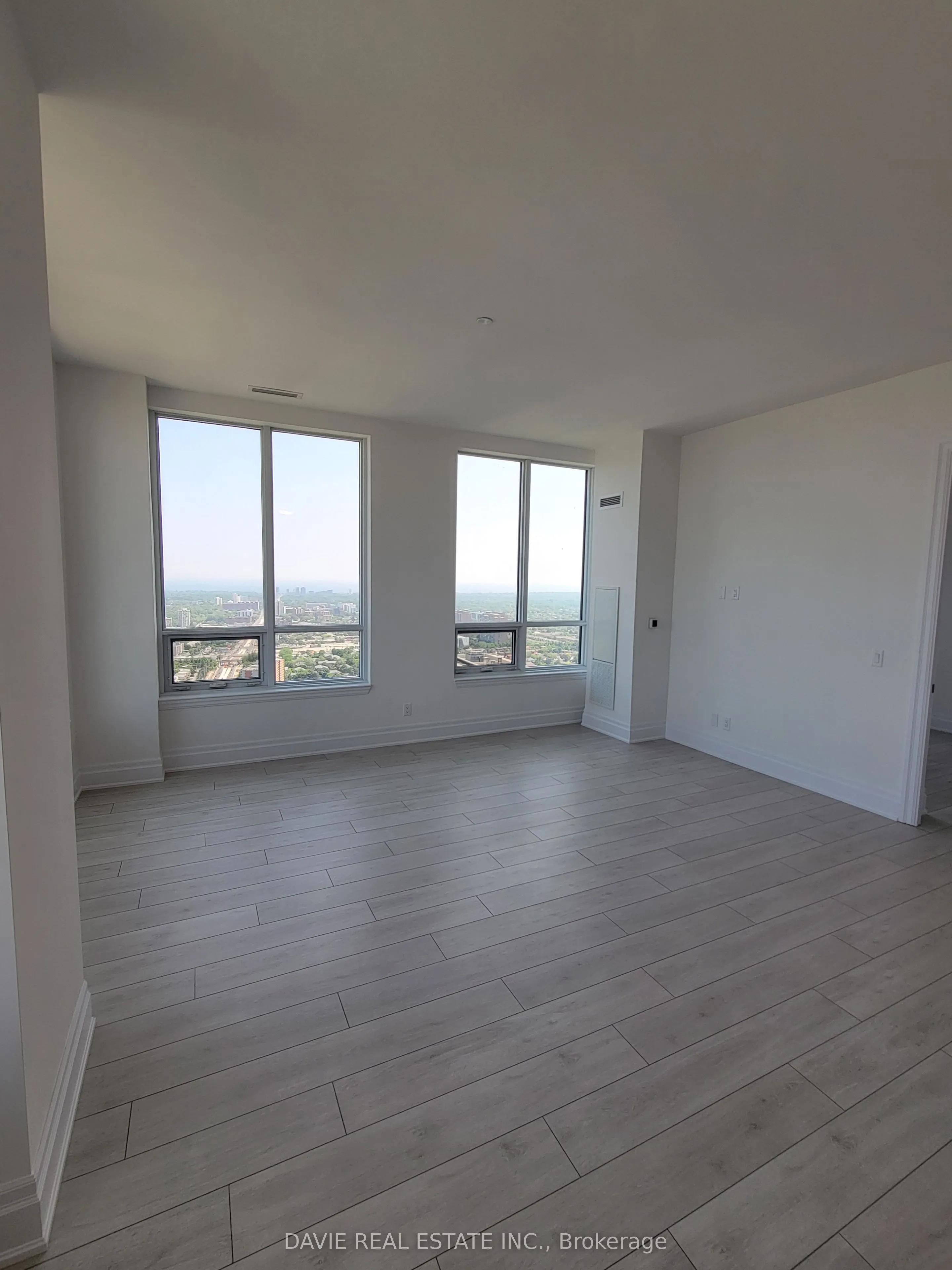 30 Elm Drive W, #PH03