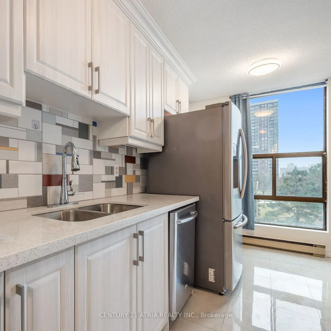 17 Knightsbridge Road, #506