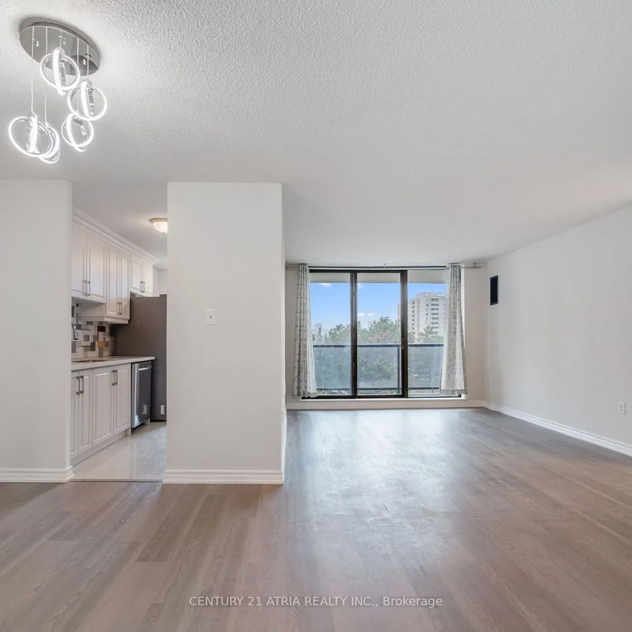 17 Knightsbridge Road, #506