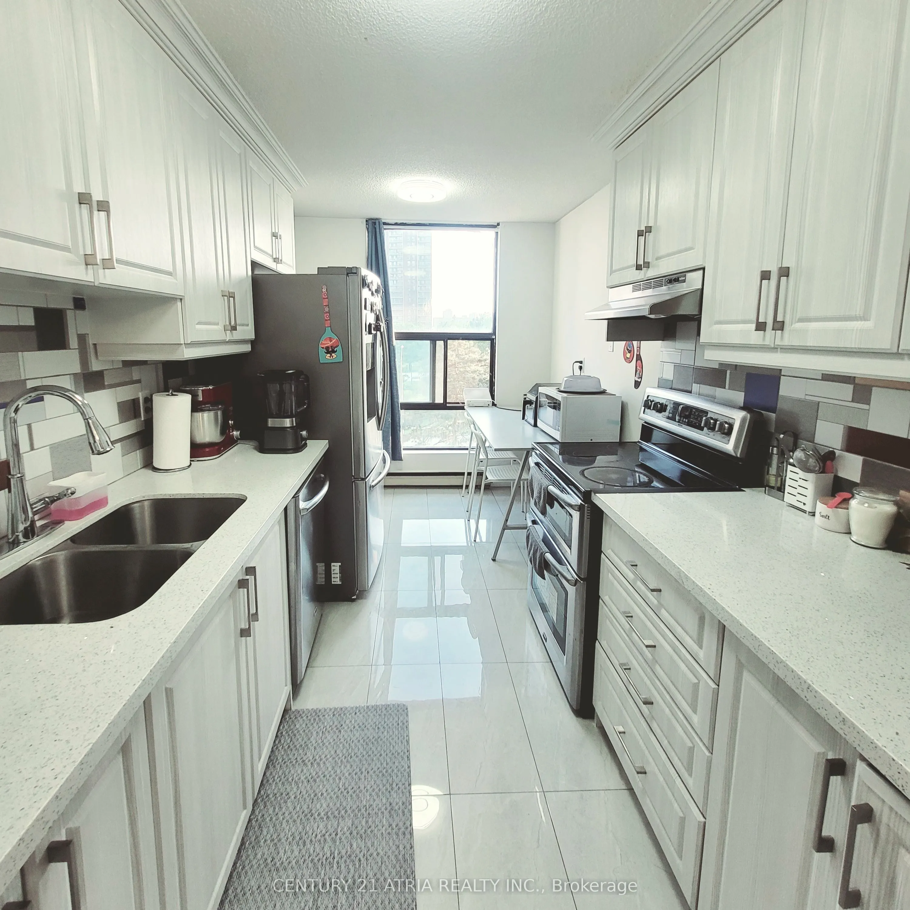 17 Knightsbridge Road, #506
