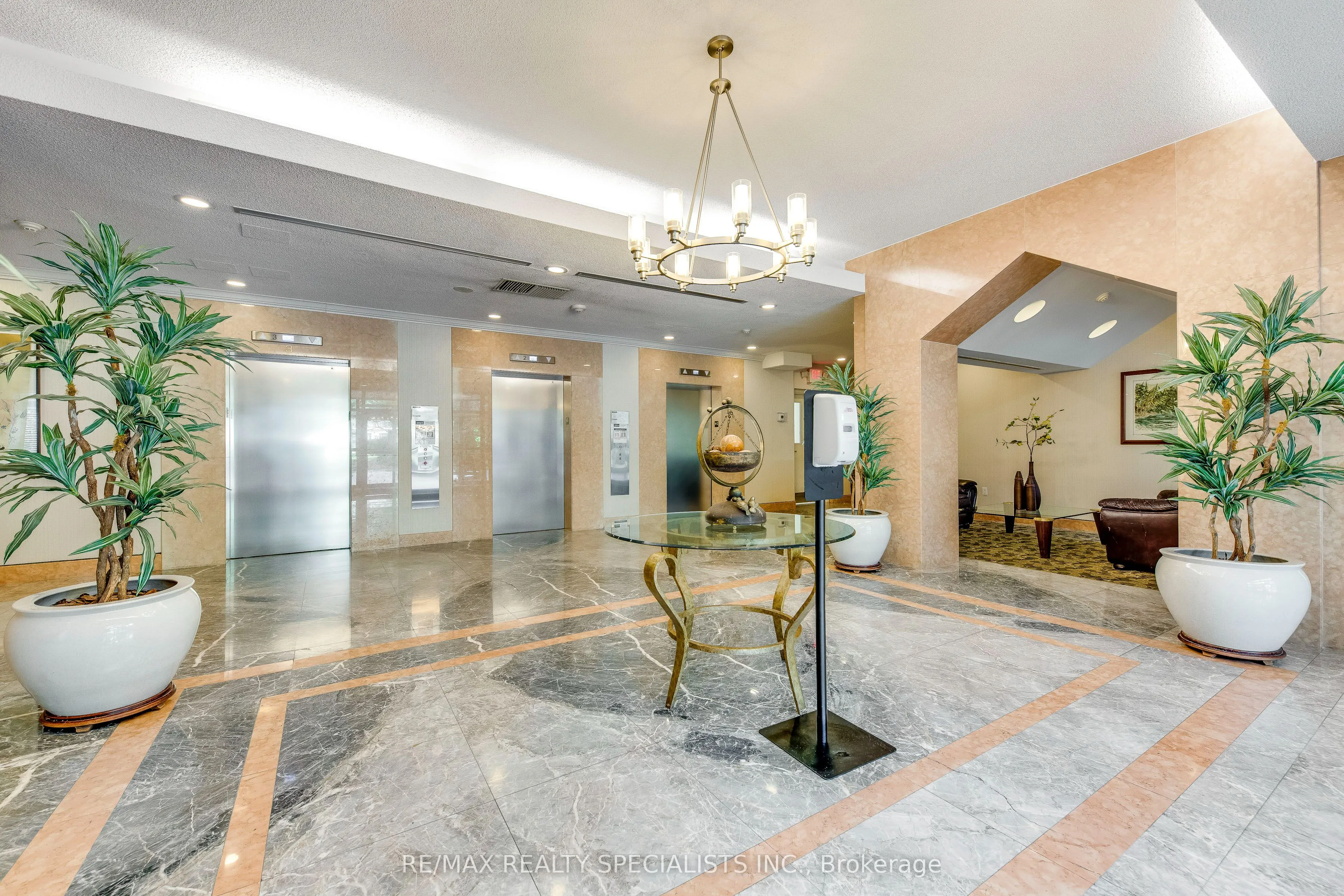 2177 Burnhamthorpe Road W, #1807