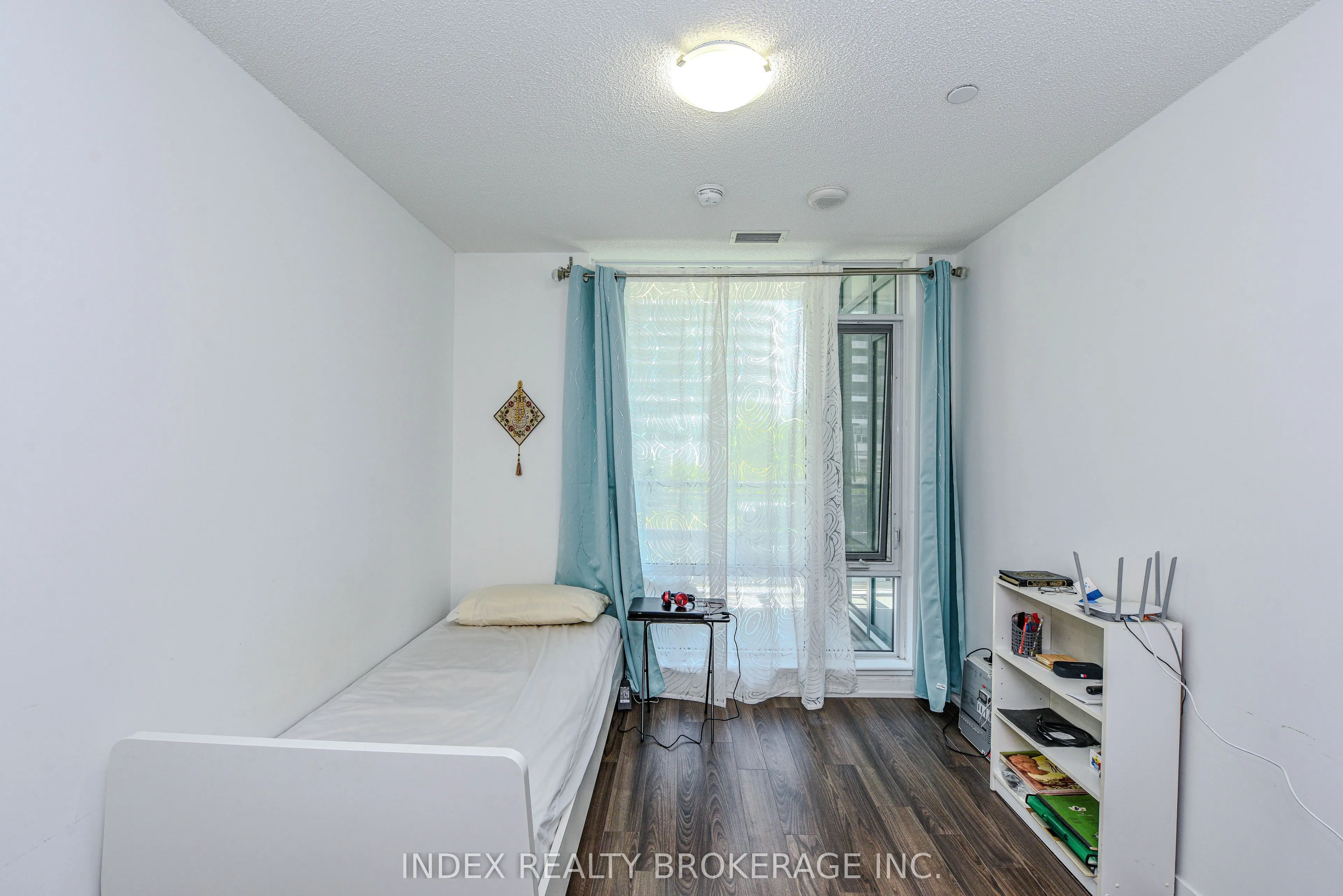 2560 Eglinton Avenue #103