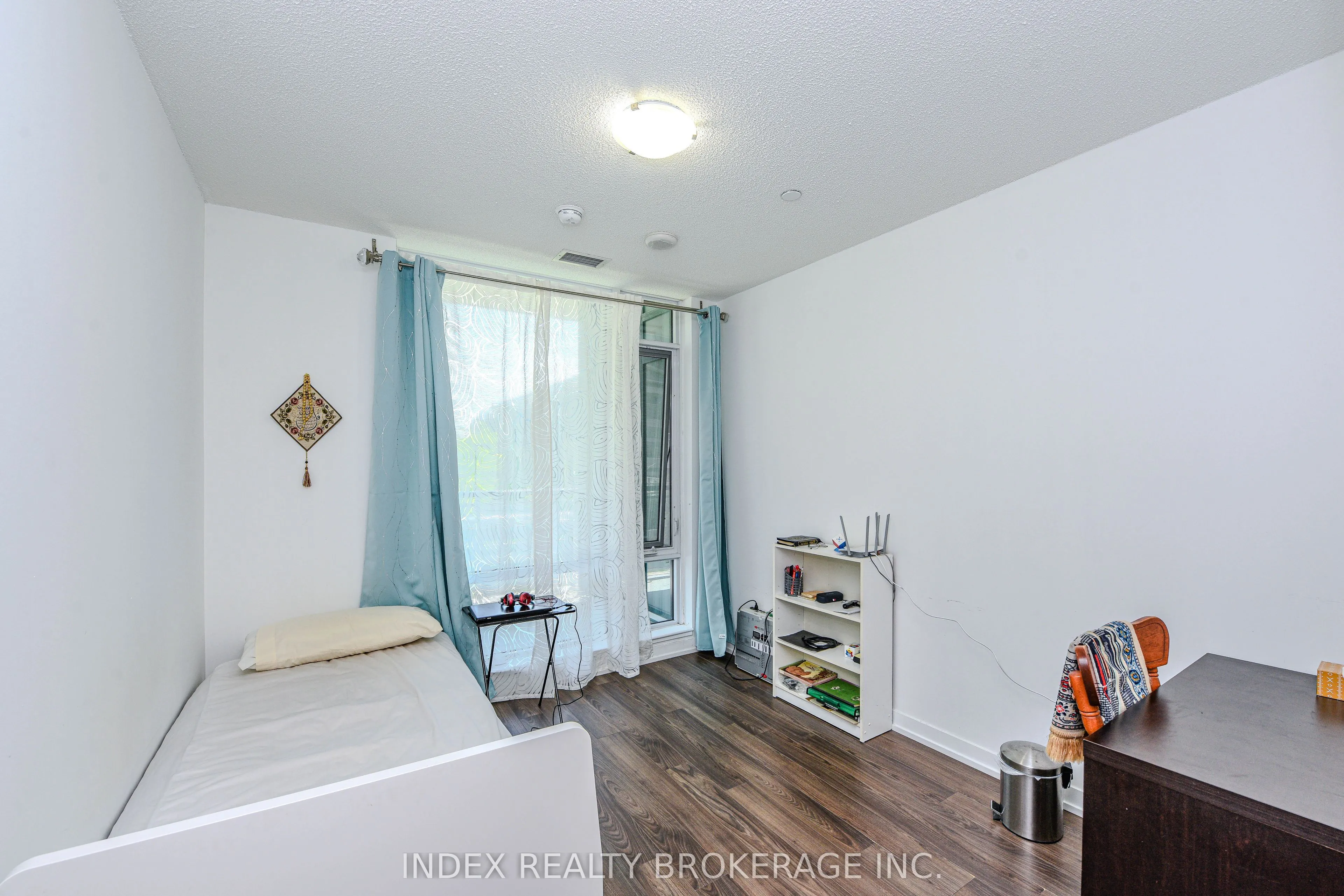 2560 Eglinton Avenue #103