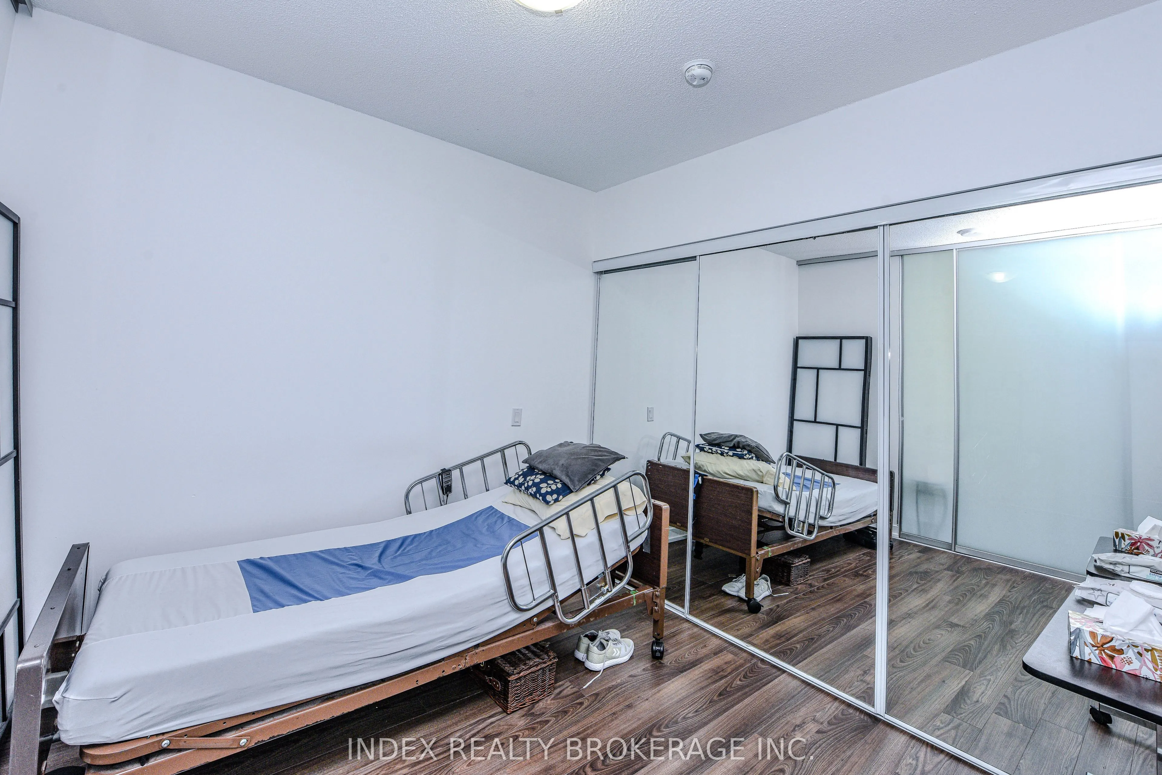 2560 Eglinton Avenue #103