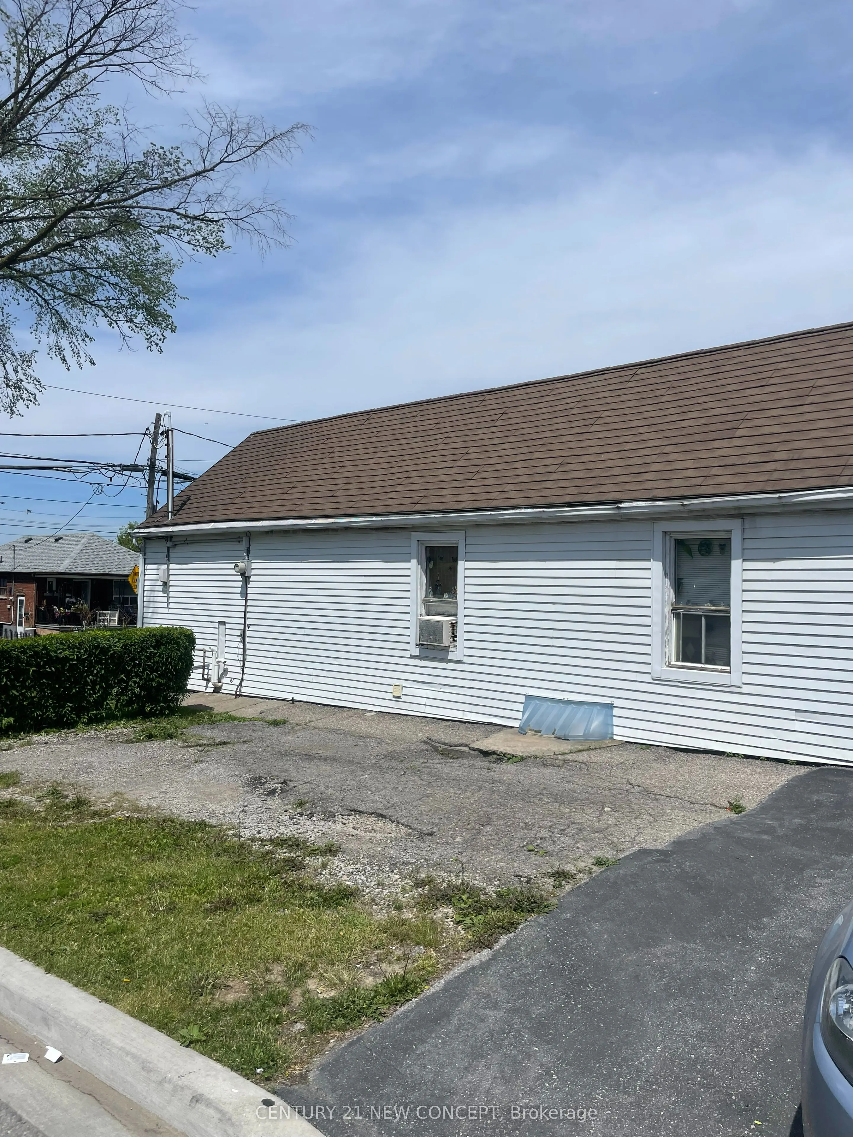 1171 Roselawn Avenue