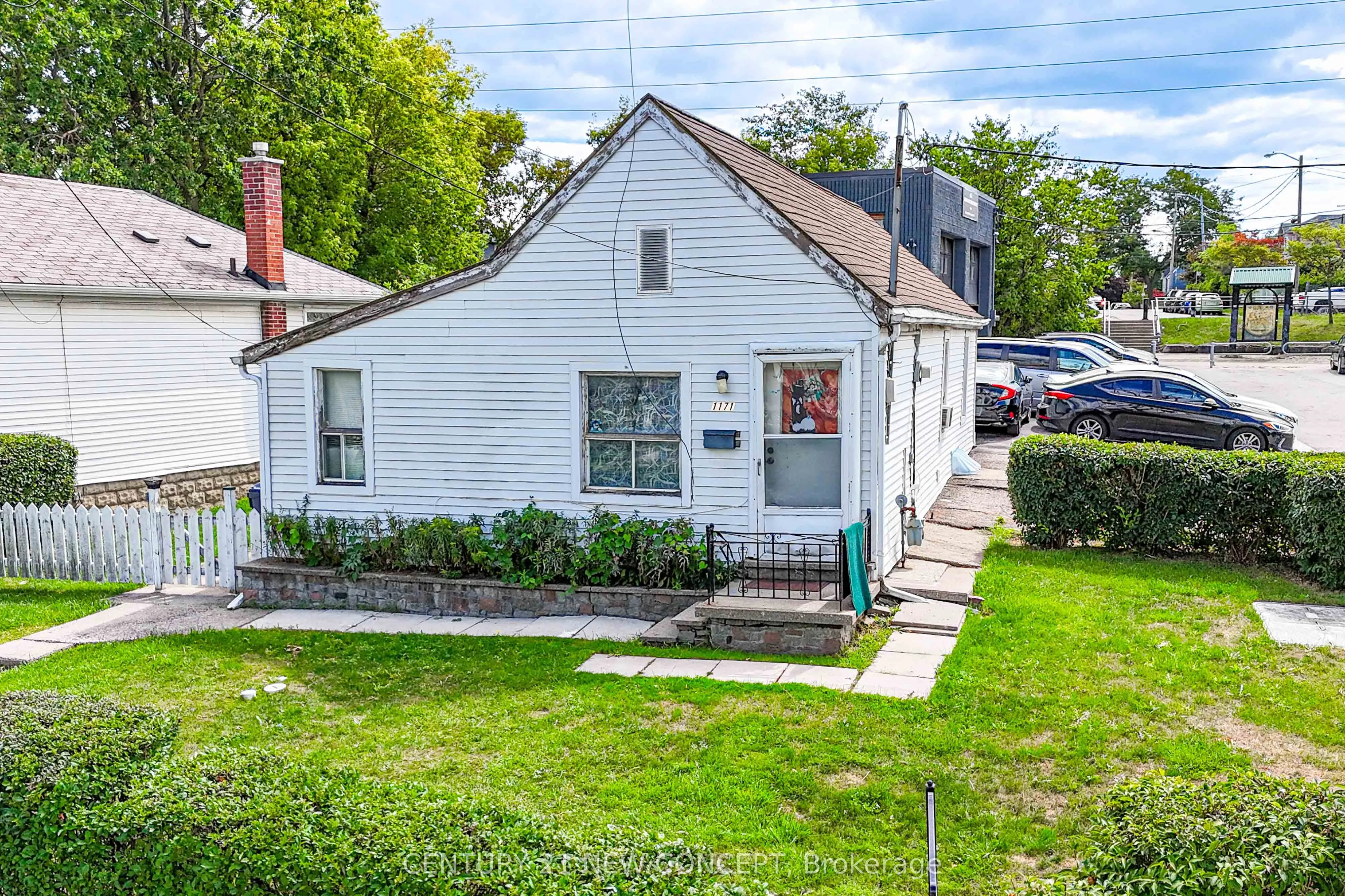 1171 Roselawn Avenue