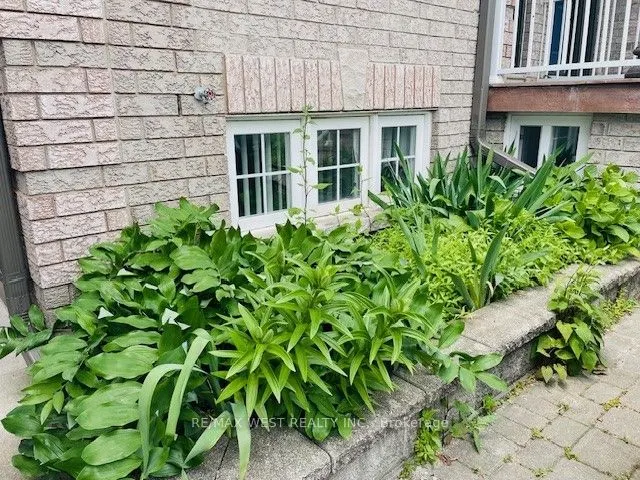 94A Mulock Avenue