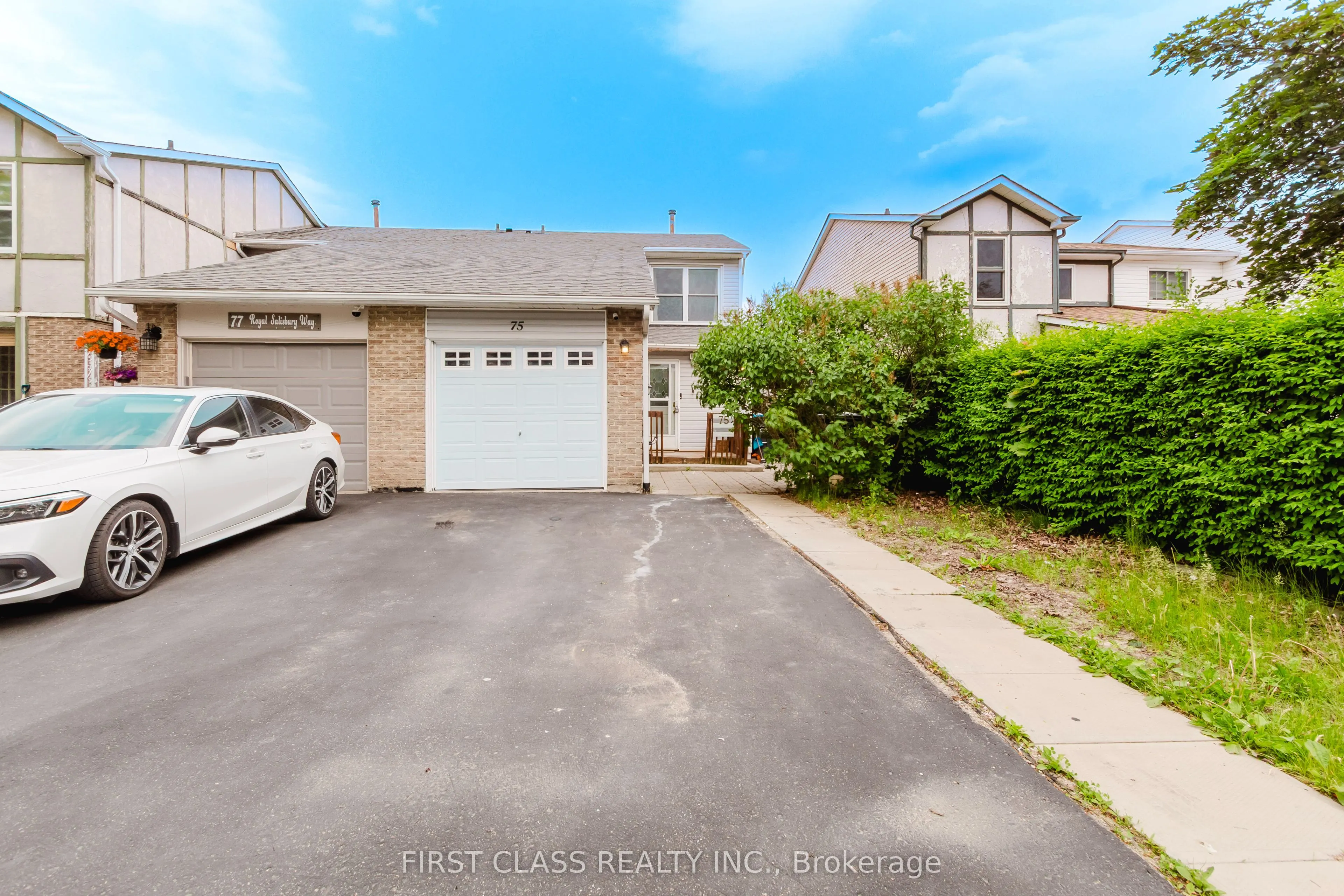 75 Royal Salisbury Way