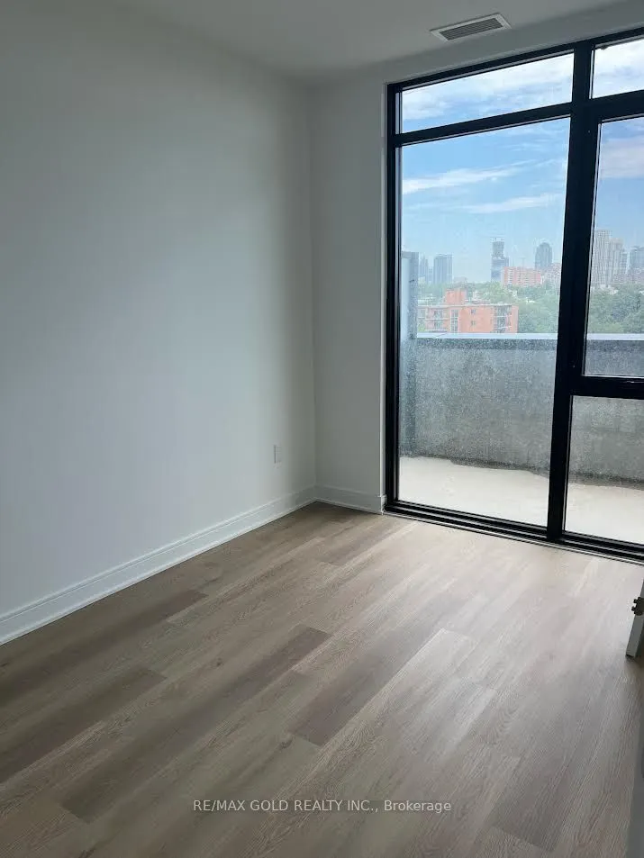 86 Dundas Street, #706
